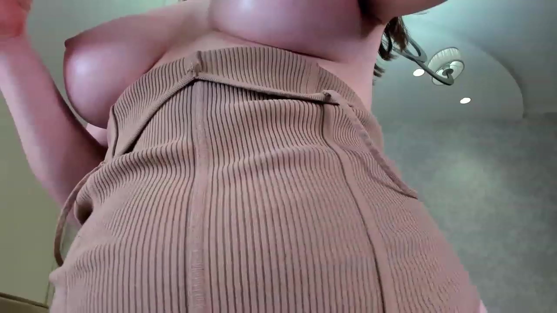 Gallery image thumbnail from AmeliaSue's myfreecams stream on, 03/13/2023, 18:01 image 8 of 20