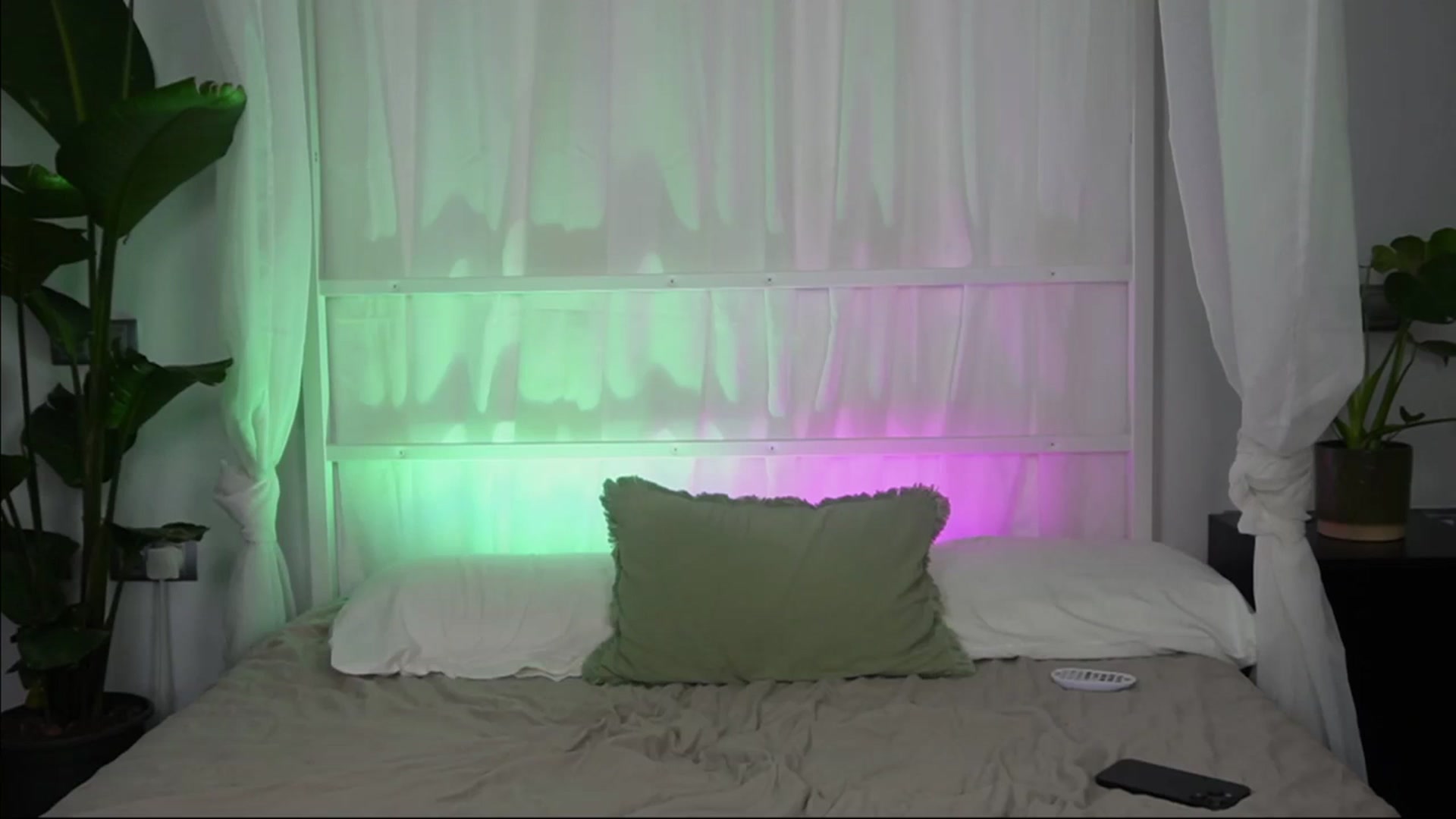Gallery image thumbnail from AmeliaSums222's myfreecams stream on, 03/15/2025, 13:40 image 17 of 20