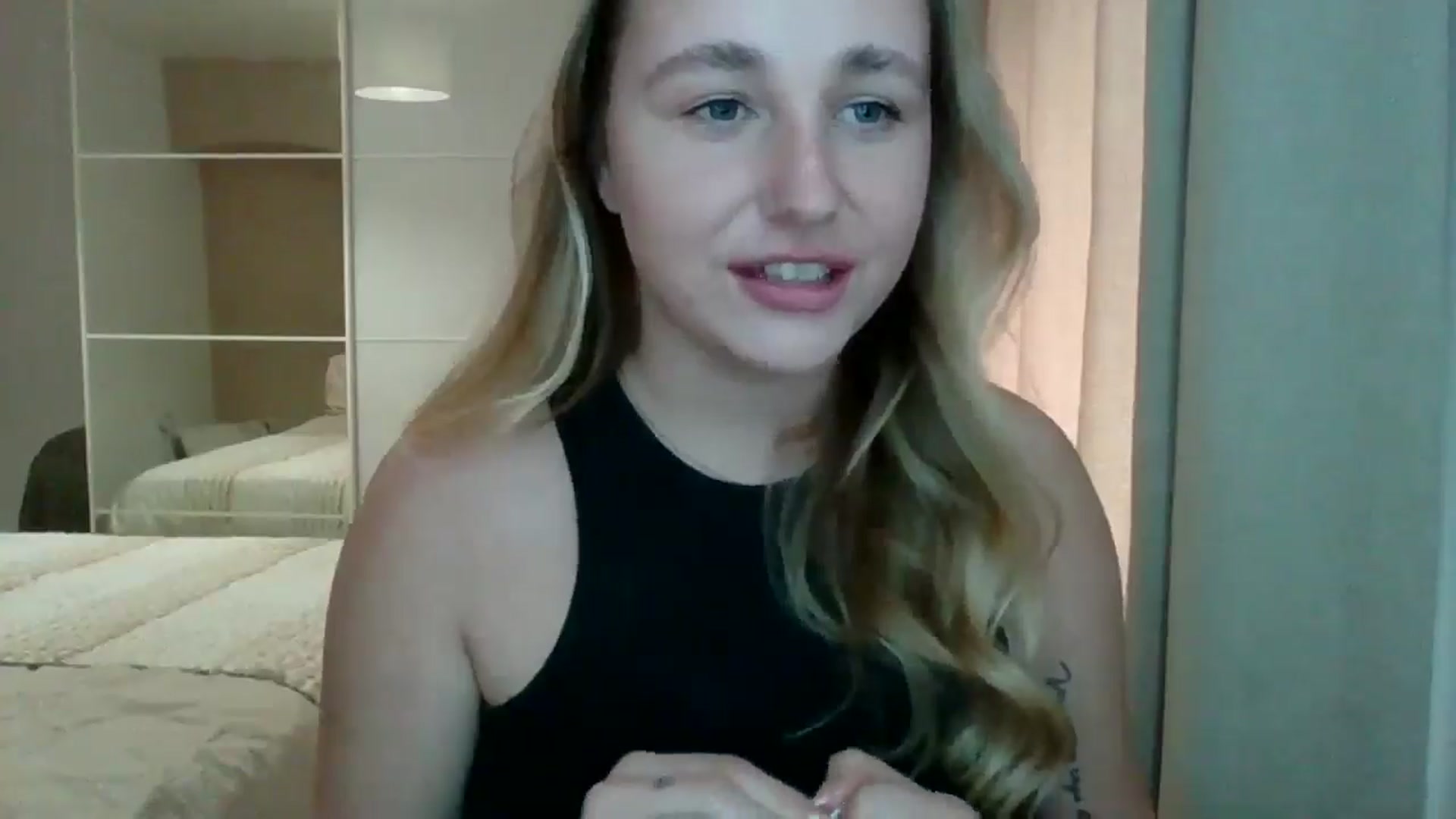 Gallery image thumbnail from Ameliaa98's myfreecams stream on, 03/22/2025, 10:33 image 9 of 20