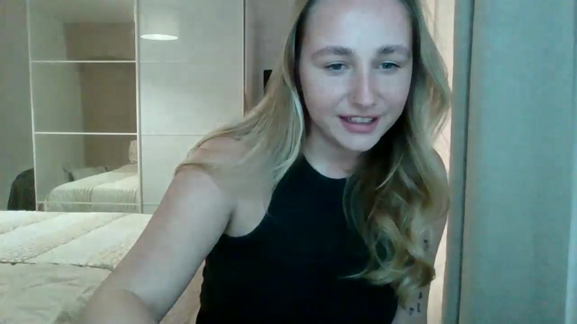Gallery image thumbnail from Ameliaa98's myfreecams stream on, 03/22/2025, 10:33 image 11 of 20
