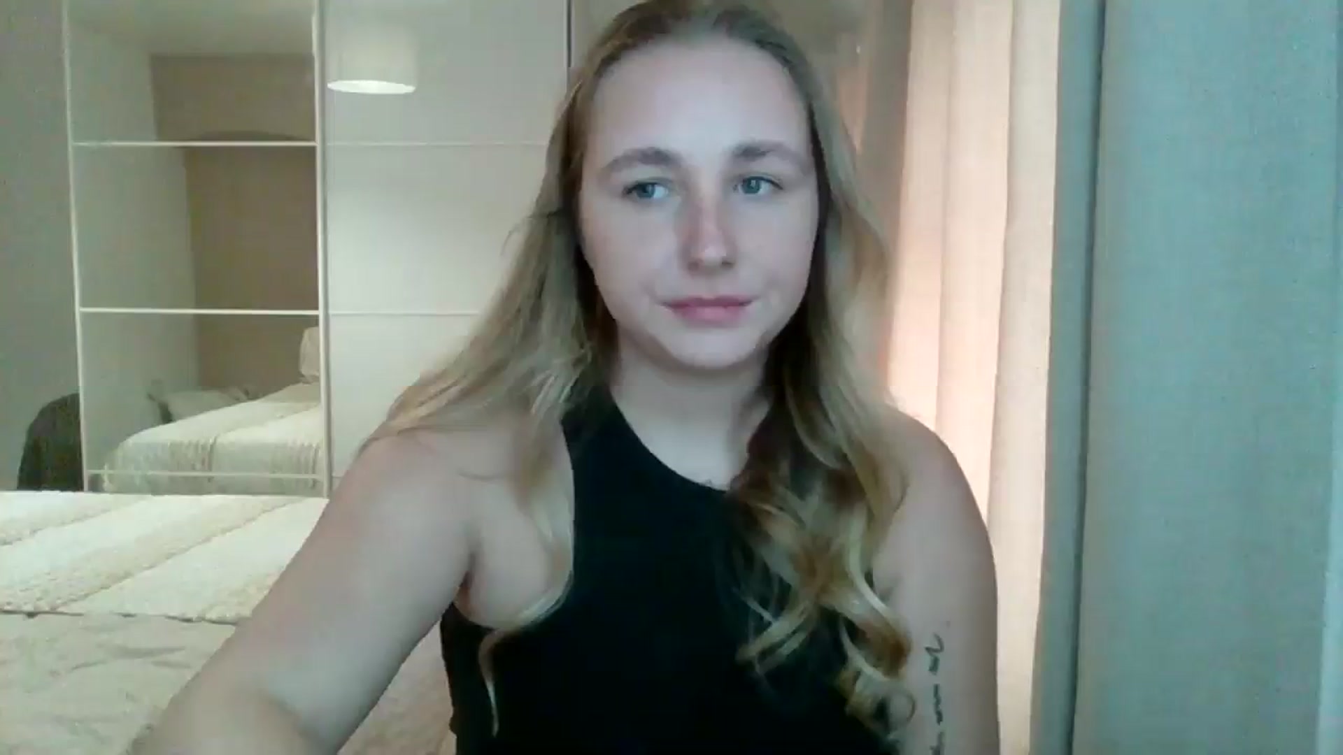 Gallery image thumbnail from Ameliaa98's myfreecams stream on, 03/22/2025, 10:33 image 2 of 20
