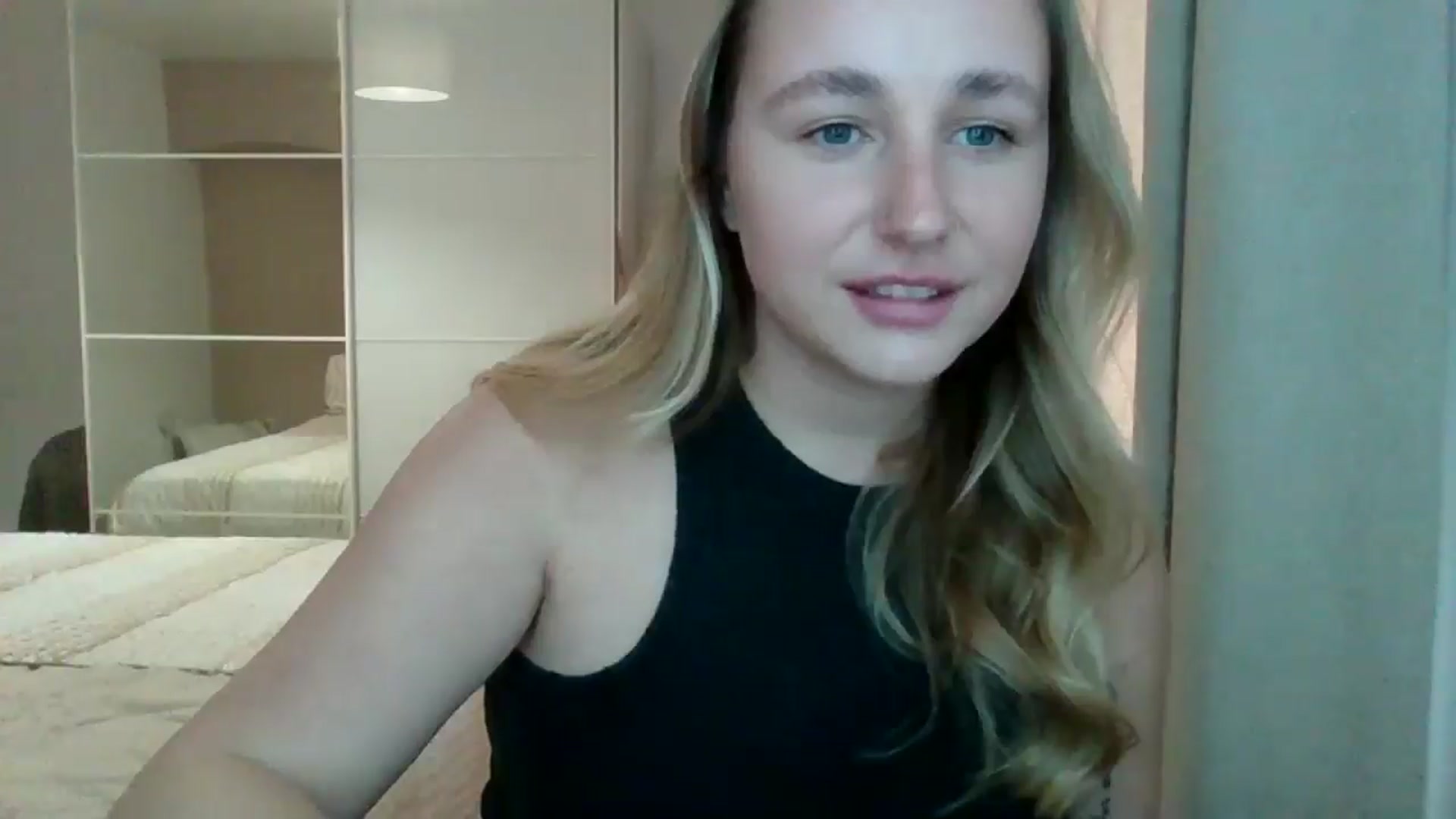 Gallery image thumbnail from Ameliaa98's myfreecams stream on, 03/22/2025, 10:33 image 10 of 20