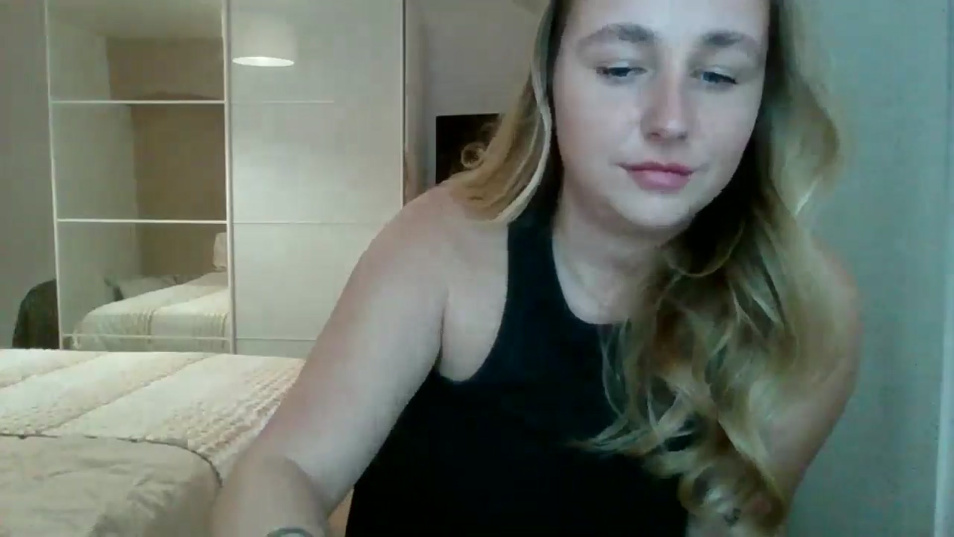 Gallery image thumbnail from Ameliaa98's myfreecams stream on, 03/22/2025, 10:33 image 13 of 20