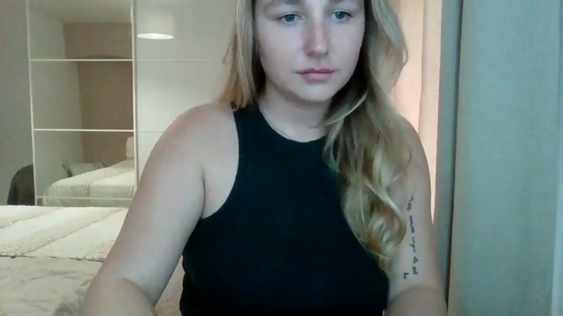 Gallery image thumbnail from Ameliaa98's myfreecams stream on, 03/22/2025, 10:33 image 18 of 20