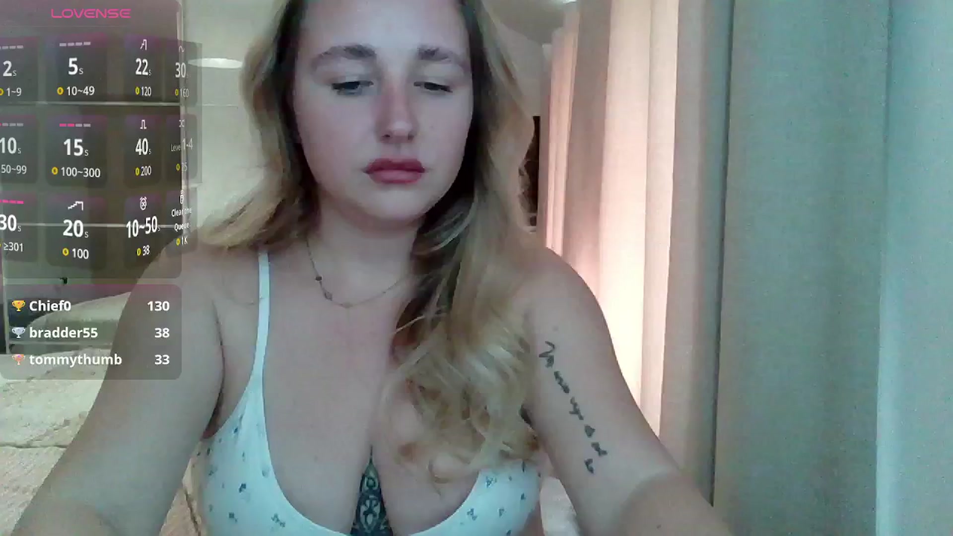 Gallery image thumbnail from Ameliaa98's myfreecams stream on, 04/12/2025, 09:18 image 13 of 20