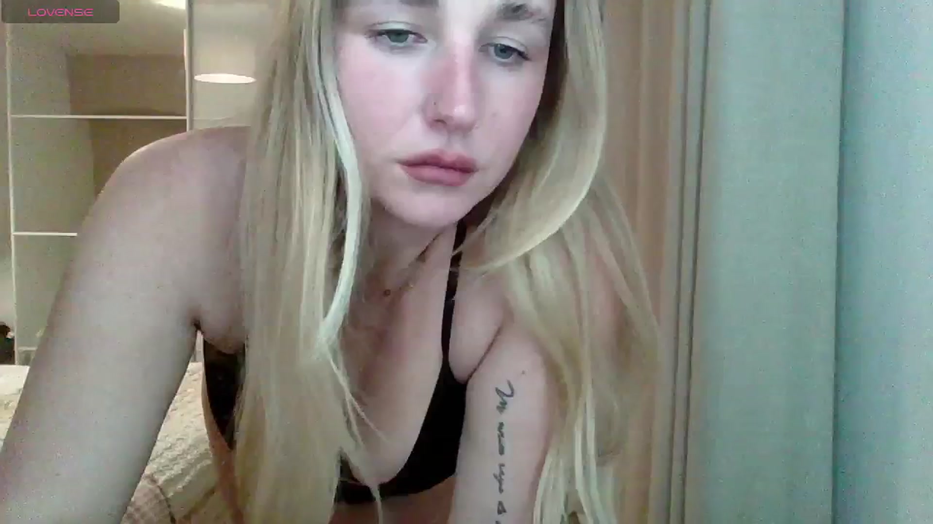Gallery image thumbnail from Ameliaa98's myfreecams stream on, 04/22/2025, 19:07 image 4 of 20