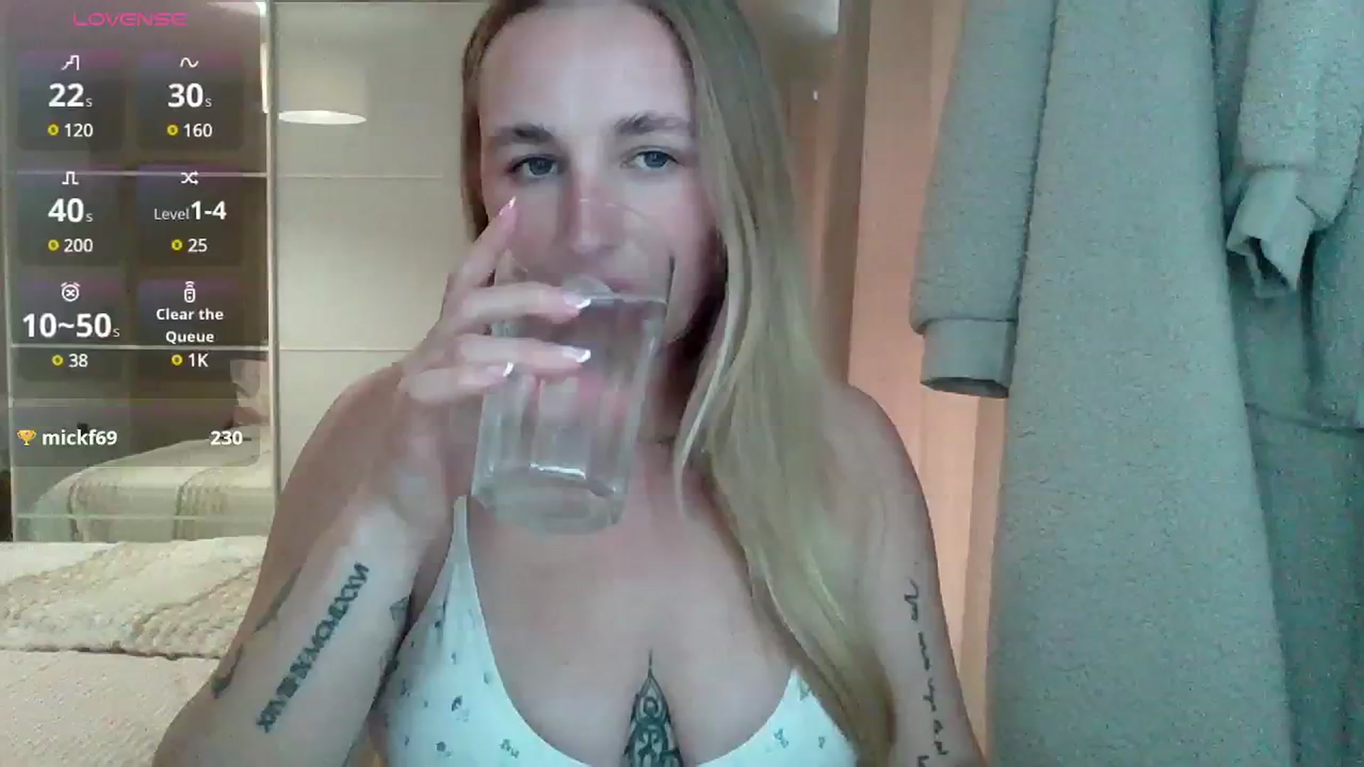 Gallery image thumbnail from Ameliaa98's myfreecams stream on, 04/23/2025, 14:56 image 1 of 20