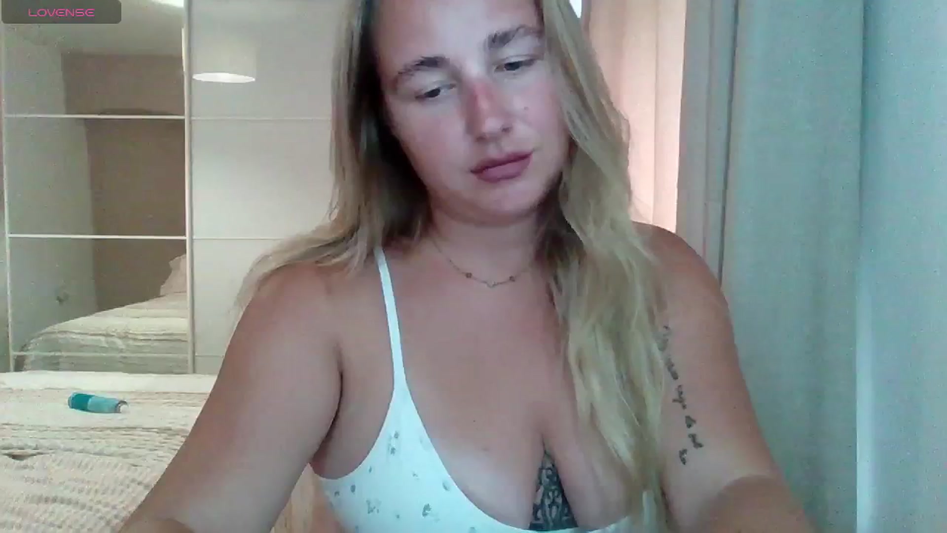 Gallery image thumbnail from Ameliaa98's myfreecams stream on, 07/18/2025, 10:35 image 13 of 20