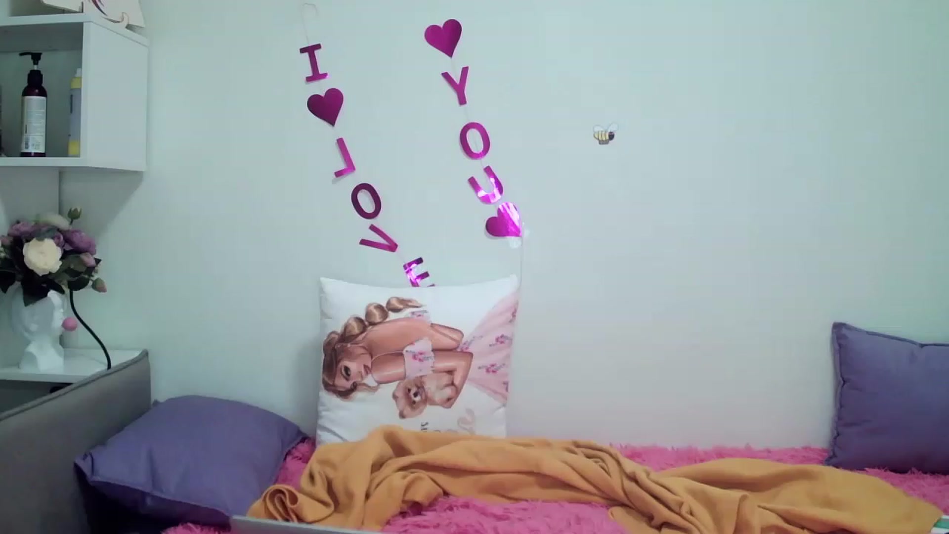 Gallery image thumbnail from AmelieDivine's myfreecams stream on, 04/09/2023, 21:35 image 18 of 20