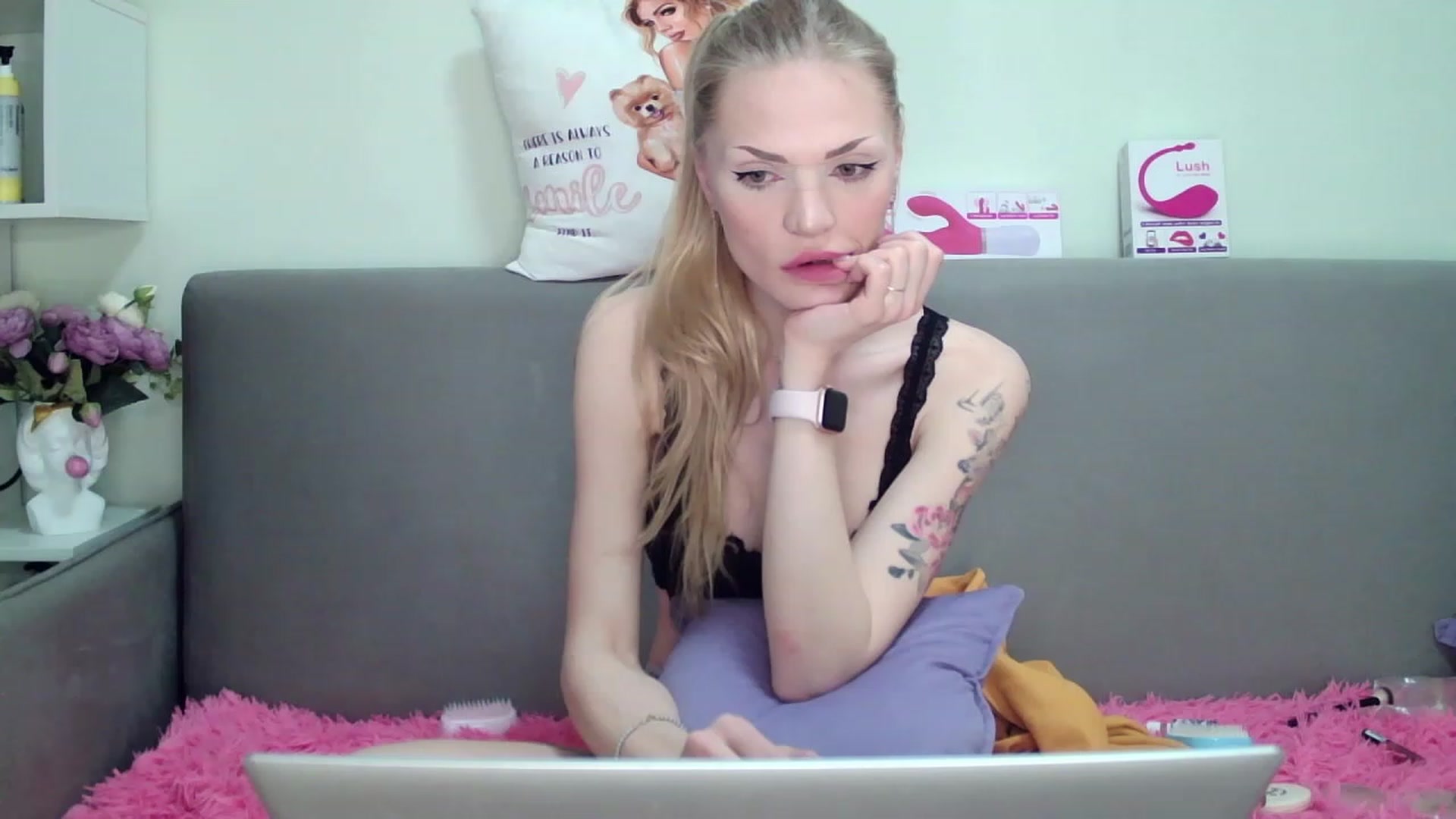 Gallery image thumbnail from AmelieDivine's myfreecams stream on, 05/28/2023, 23:15 image 9 of 20