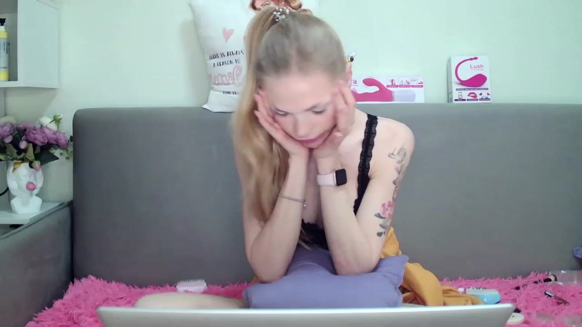 Gallery image thumbnail from AmelieDivine's myfreecams stream on, 05/28/2023, 23:15 image 2 of 20
