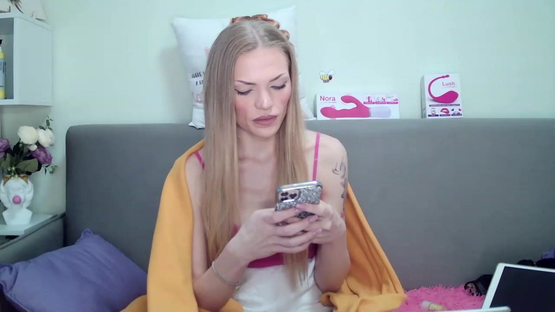 Gallery image thumbnail from AmelieDivine's myfreecams stream on, 05/31/2023, 14:33 image 1 of 20
