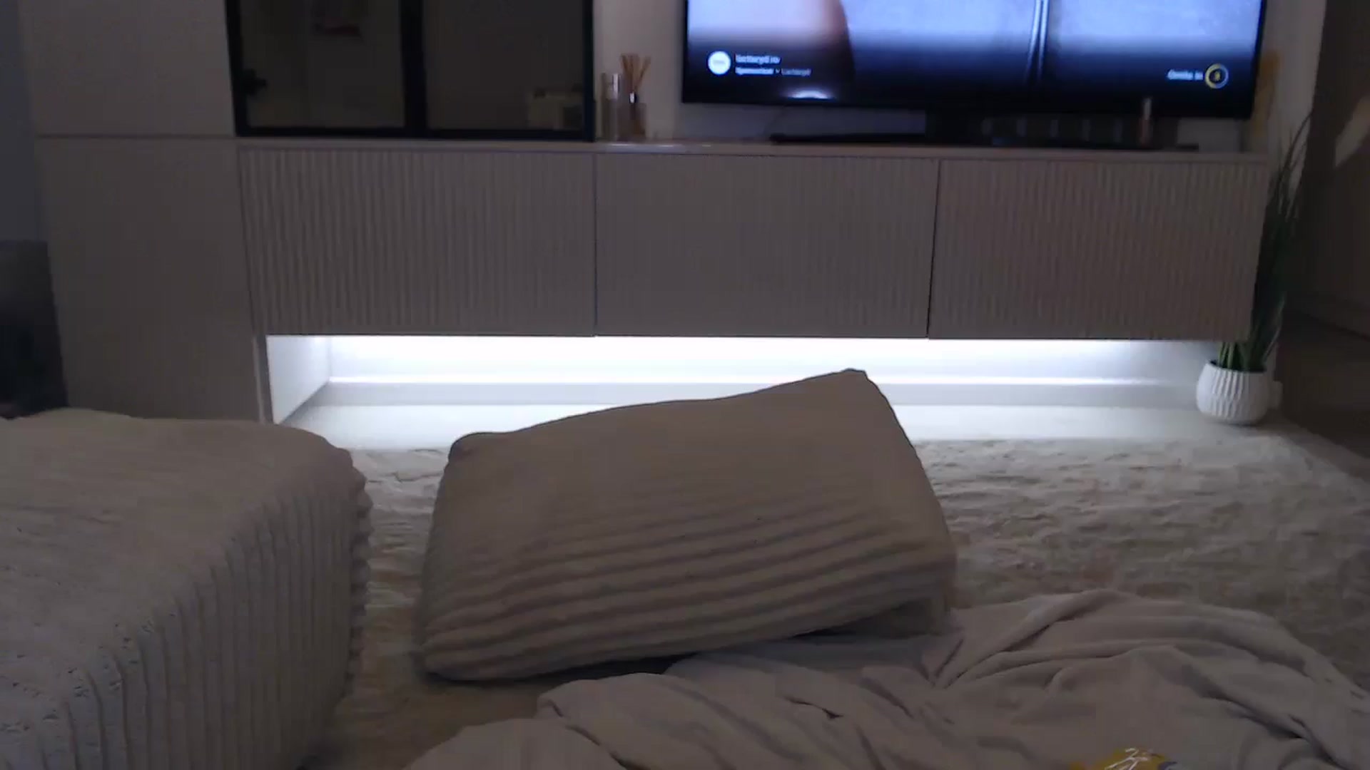 Gallery image thumbnail from AmelieSander's myfreecams stream on, 07/22/2025, 01:23 image 1 of 20