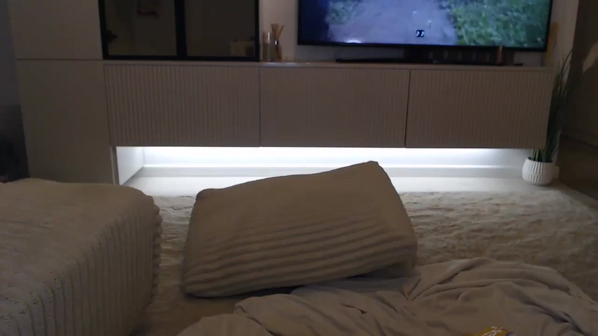 Gallery image thumbnail from AmelieSander's myfreecams stream on, 07/22/2025, 01:23 image 2 of 20