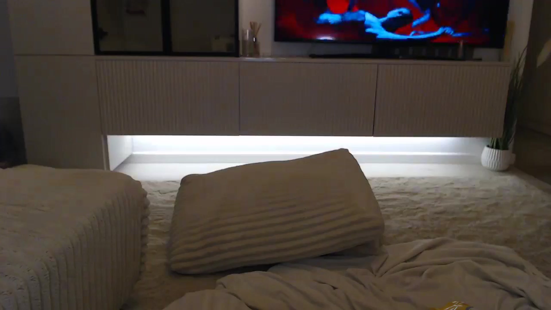 Gallery image thumbnail from AmelieSander's myfreecams stream on, 07/22/2025, 01:23 image 9 of 20