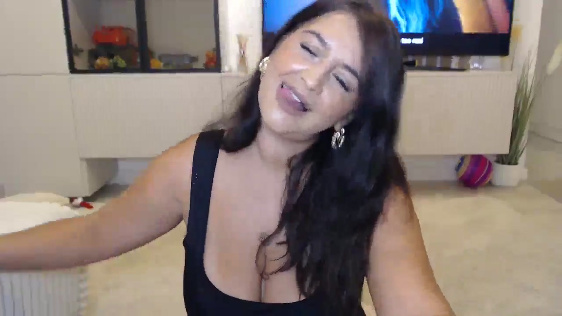 Gallery image thumbnail from AmelieSander's myfreecams stream on, 08/08/2025, 15:31 image 17 of 20