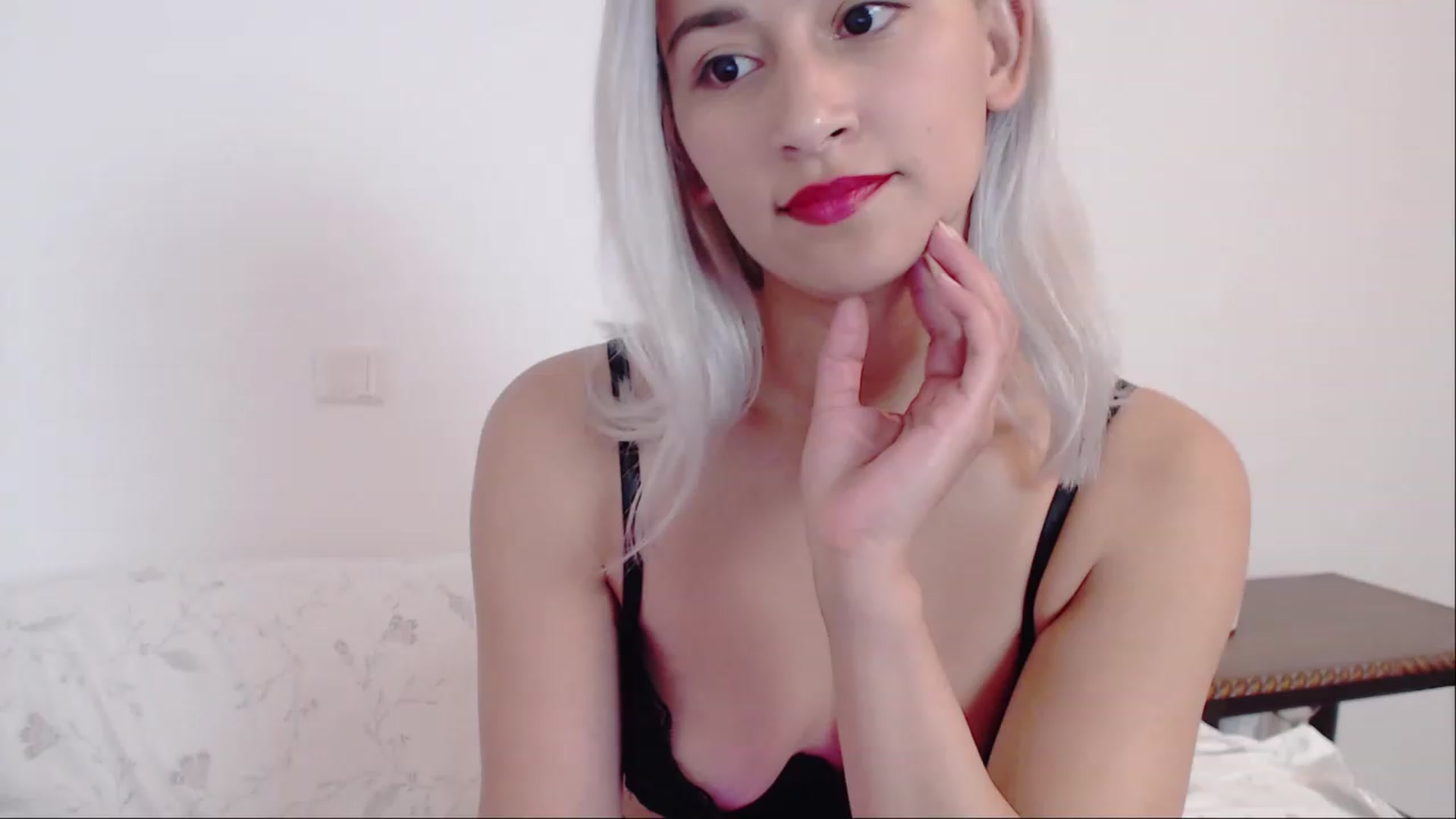 Gallery image thumbnail from Ameliehostess's myfreecams stream on, 03/27/2023, 20:19 image 7 of 20