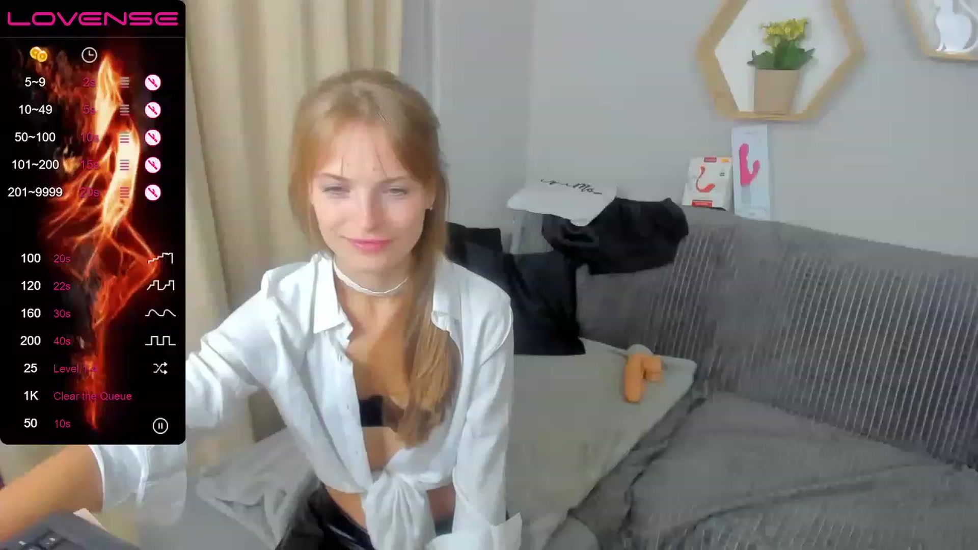 Gallery image thumbnail from AmelliaKim's myfreecams stream on, 11/19/2022, 19:19 image 18 of 20
