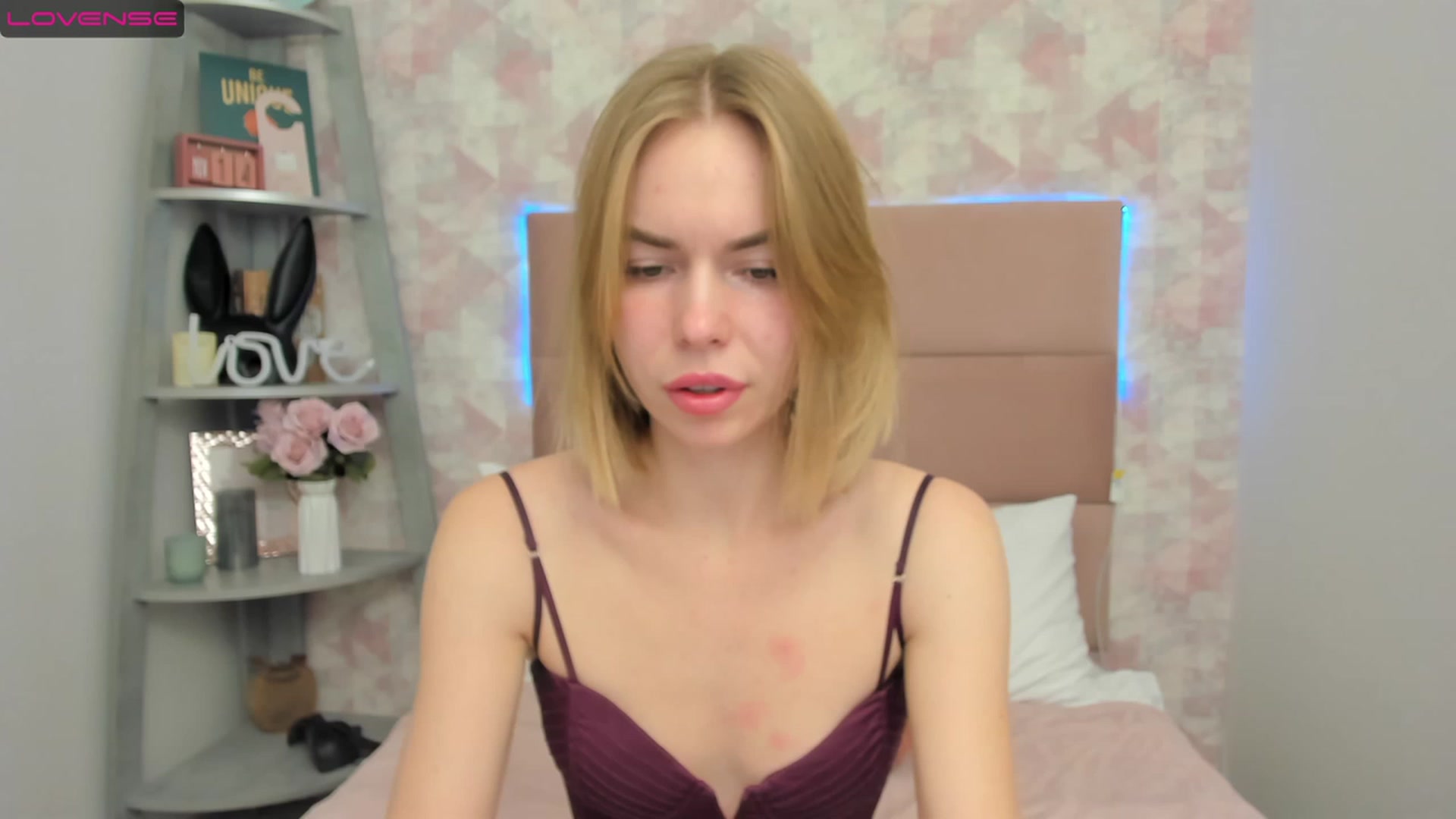 Gallery image thumbnail from AmelyKay's myfreecams stream on, 11/19/2022, 20:18 image 11 of 20