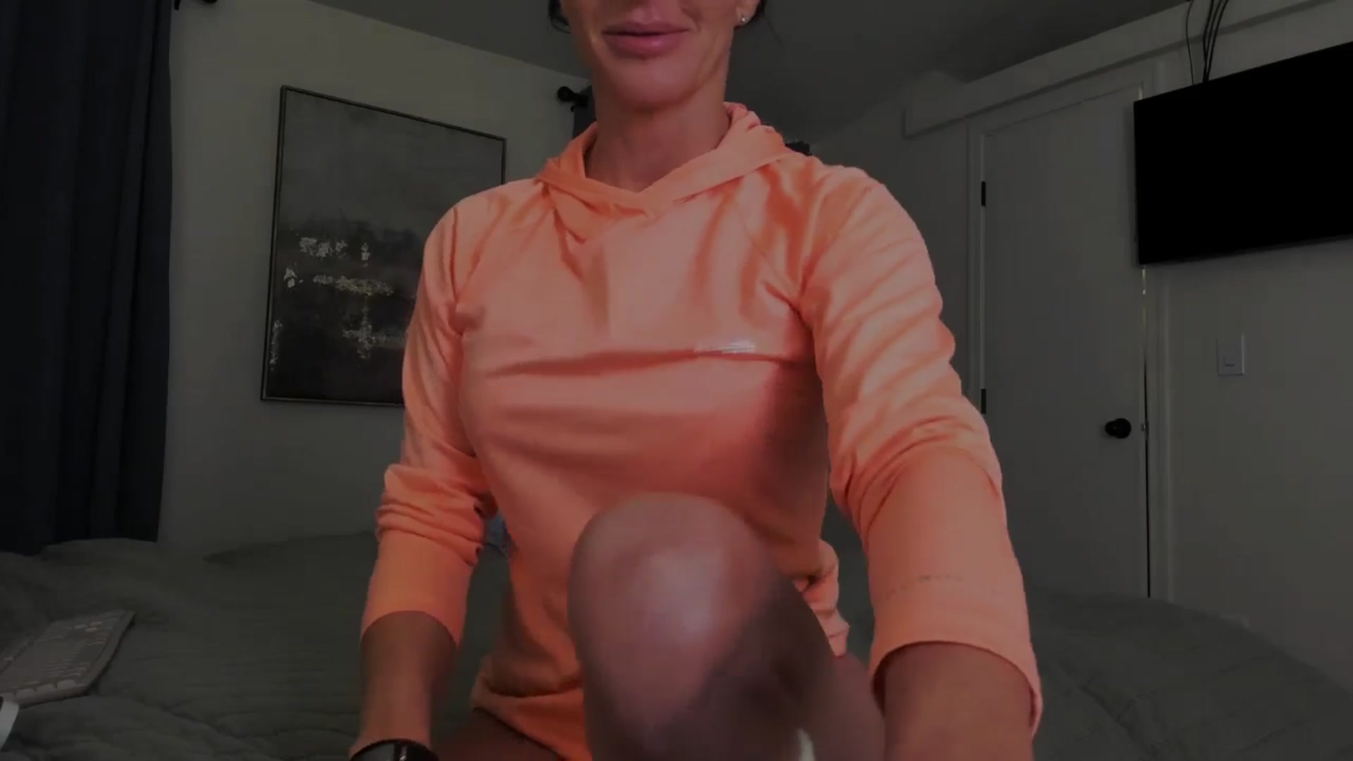 Gallery image thumbnail from Amelya__'s myfreecams stream on, 01/02/2026, 06:32 image 16 of 20