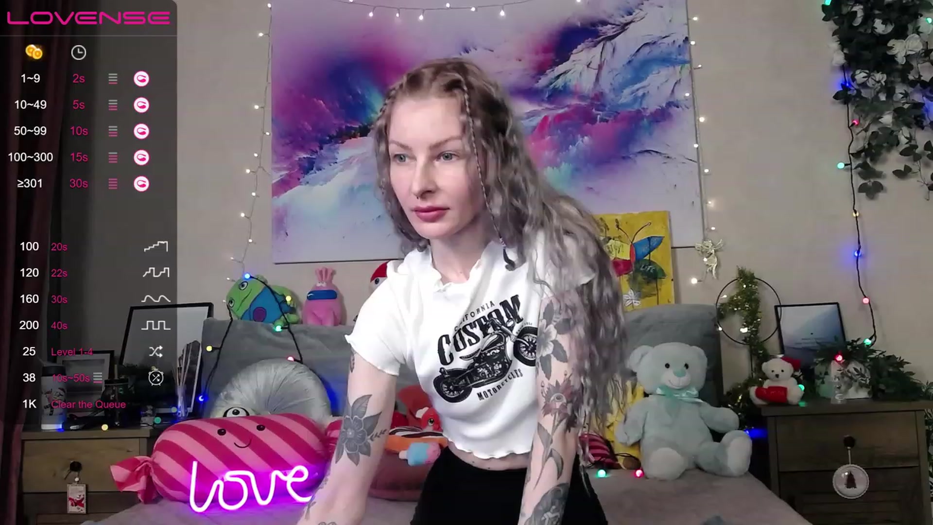 Gallery image thumbnail from Amerilyse's myfreecams stream on, 12/20/2022, 13:41 image 3 of 20