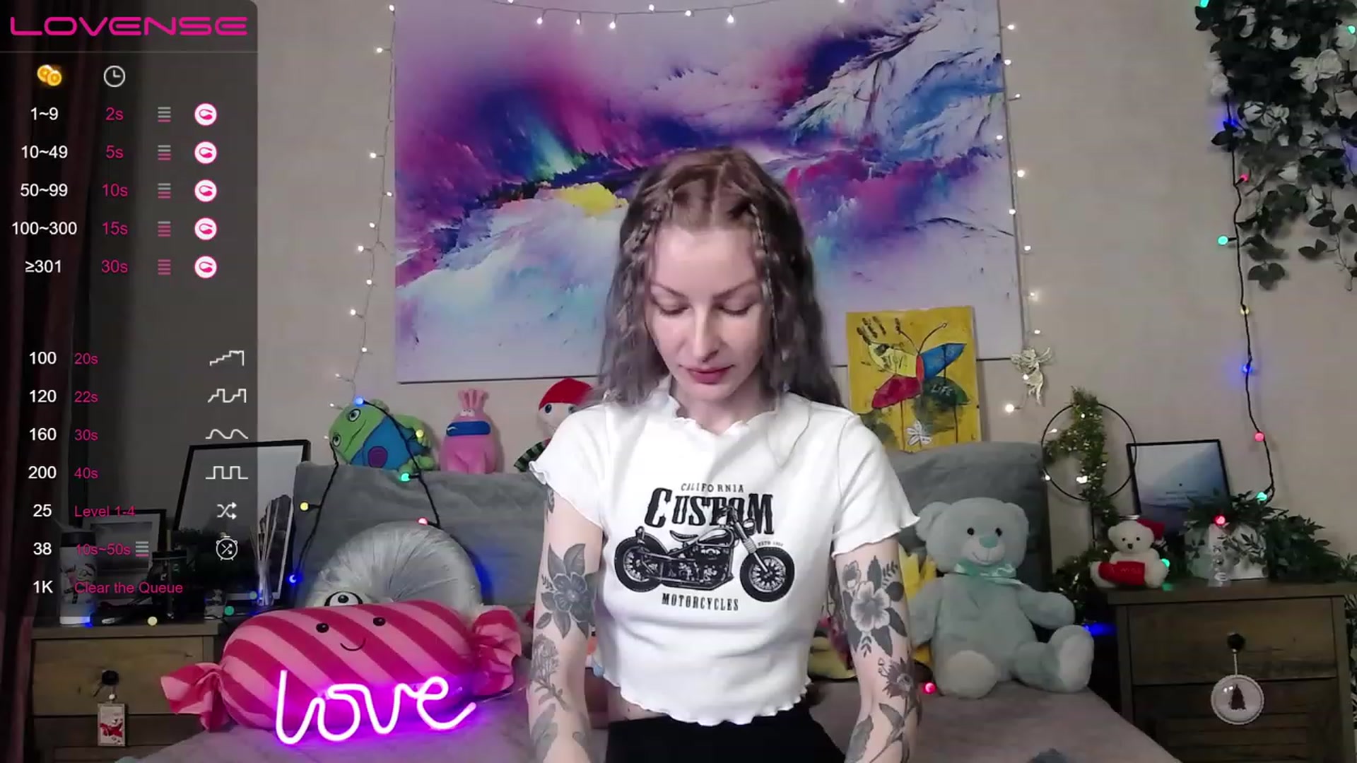 Gallery image thumbnail from Amerilyse's myfreecams stream on, 12/20/2022, 13:41 image 2 of 20