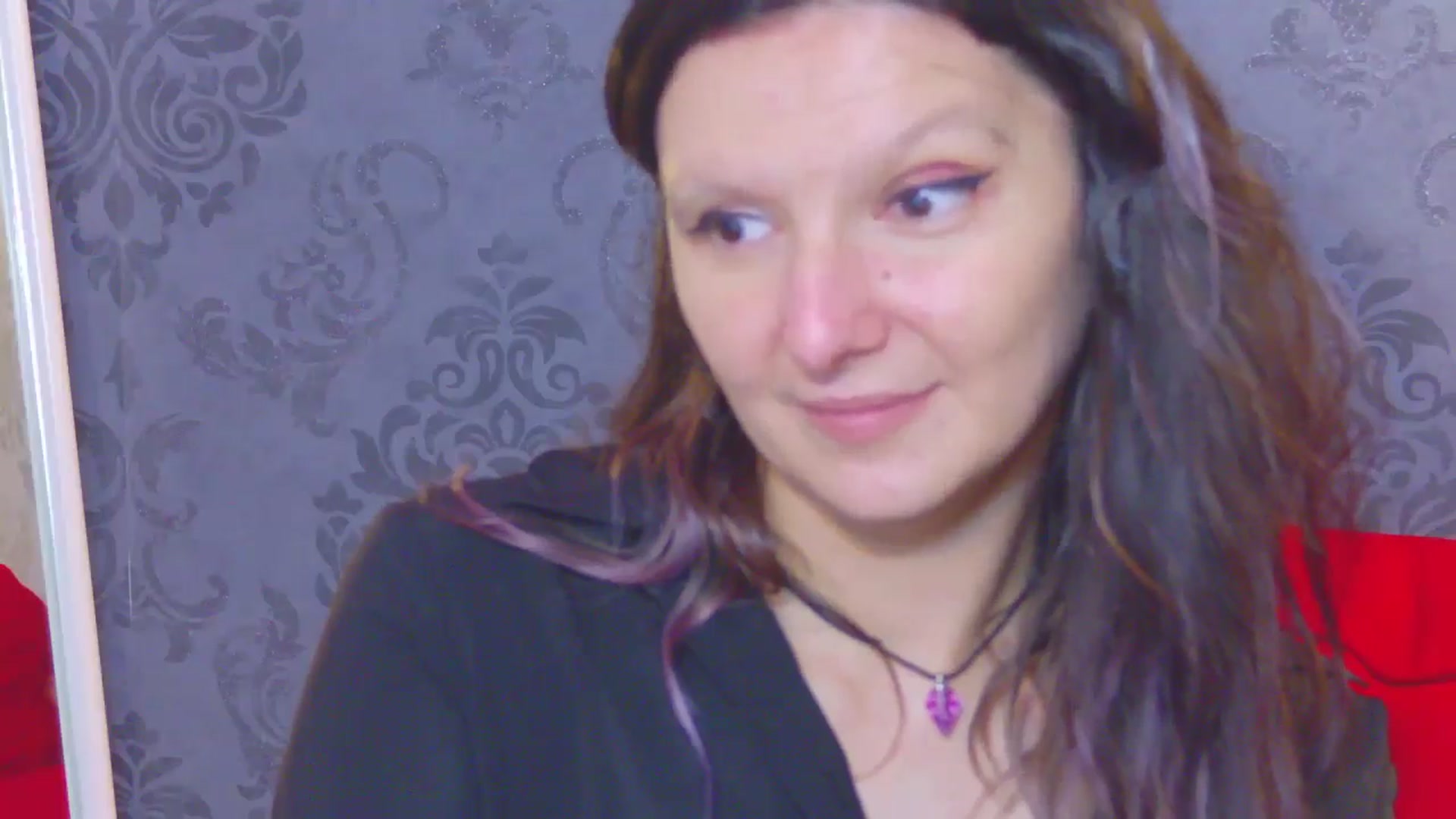 Gallery image thumbnail from AmethystCharm's myfreecams stream on, 05/25/2025, 14:18 image 15 of 20