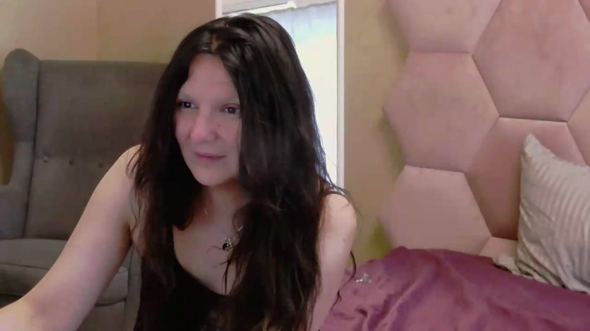 Gallery image thumbnail from AmethystCharm's myfreecams stream on, 06/07/2026, 09:20 image 5 of 20