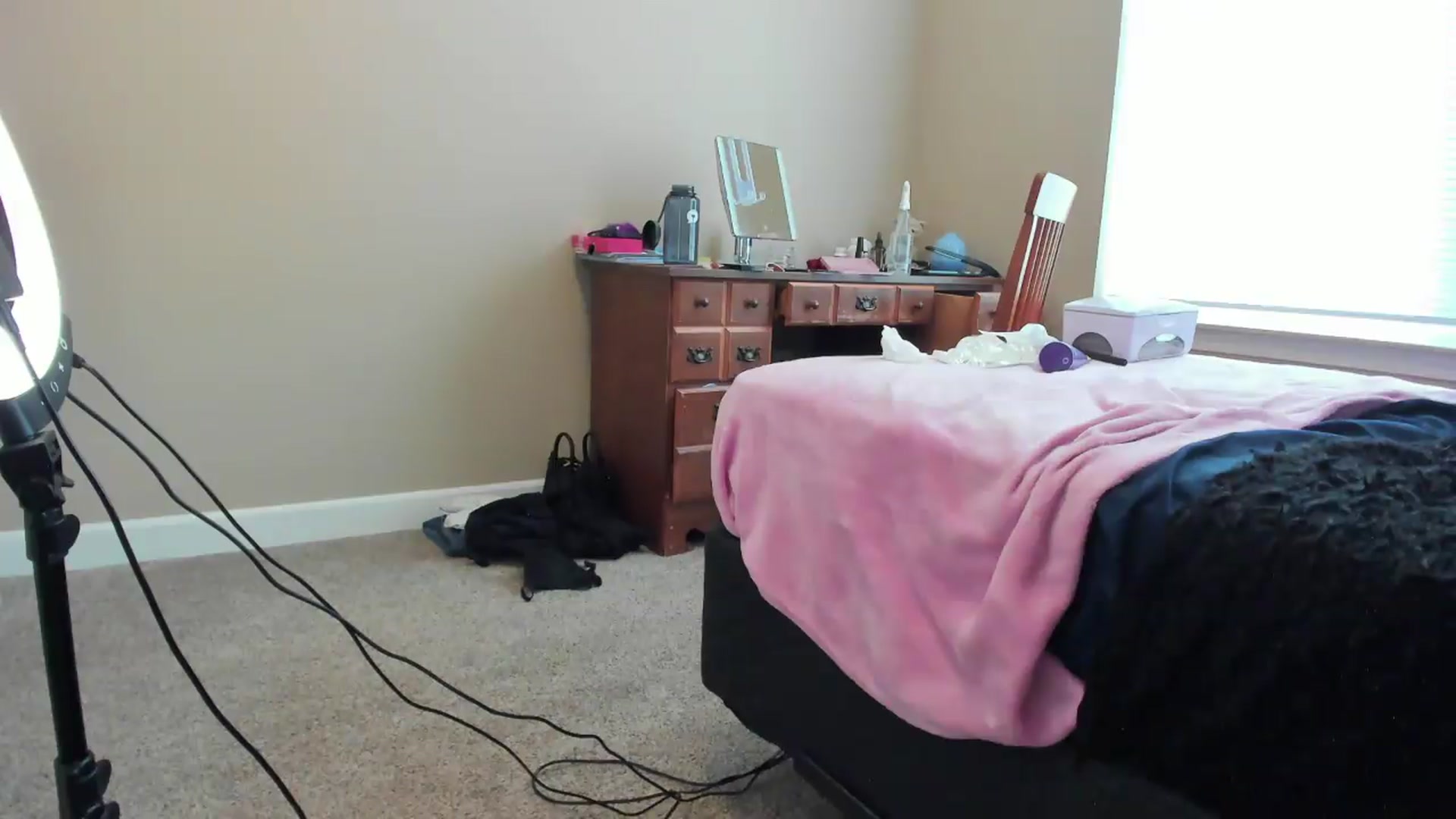 Gallery image thumbnail from AmethystFoxx's myfreecams stream on, 09/21/2026, 16:23 image 10 of 20