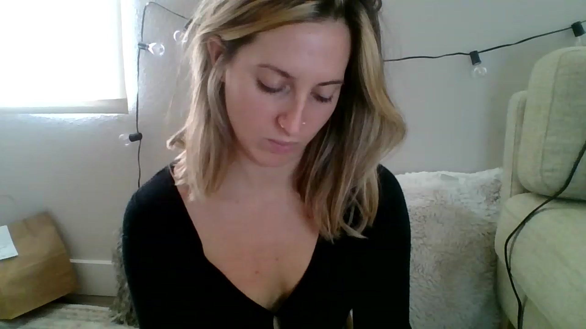 Gallery image thumbnail from Amethyst_Gem's myfreecams stream on, 11/23/2022, 19:04 image 5 of 20