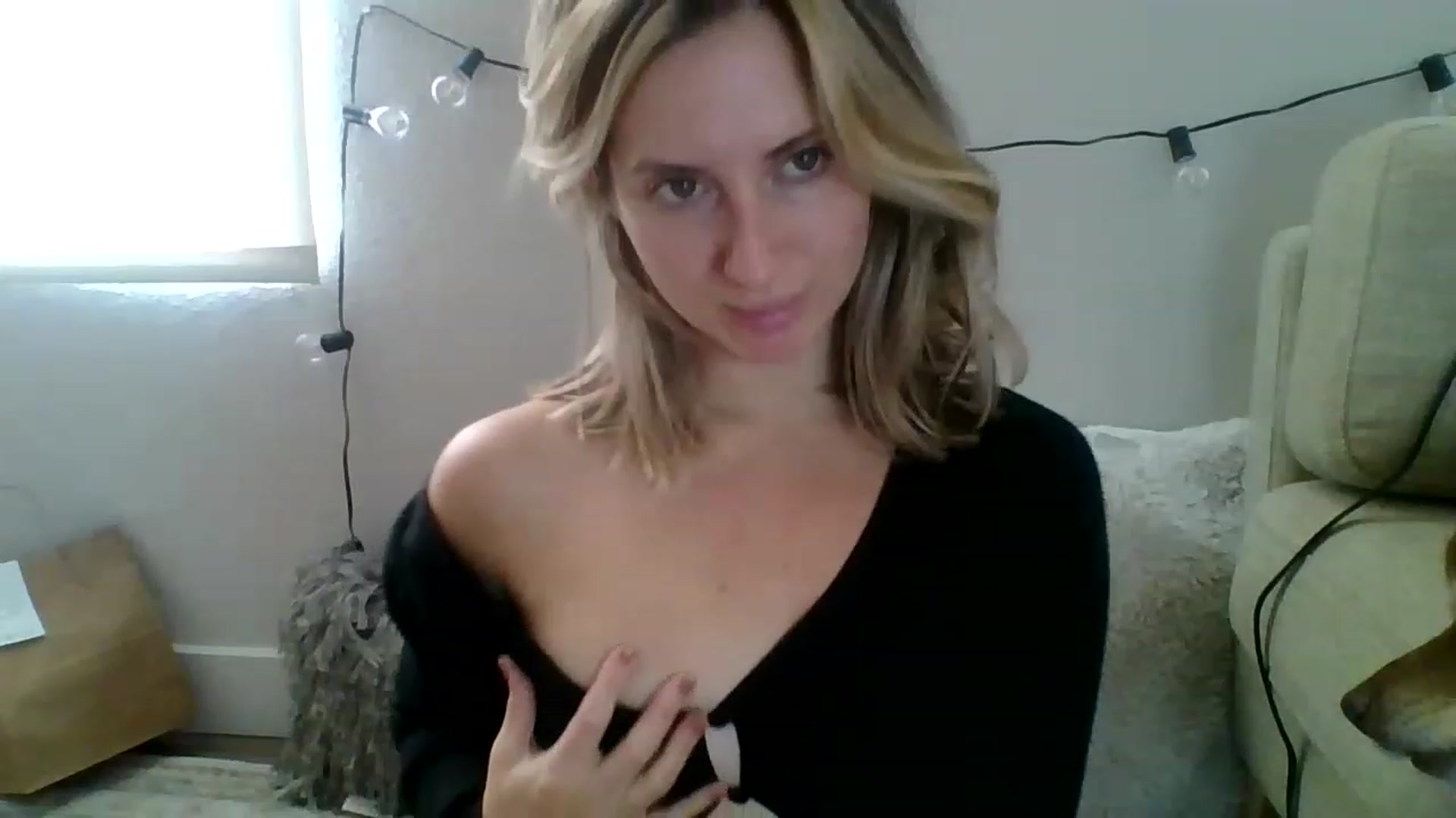 Gallery image thumbnail from Amethyst_Gem's myfreecams stream on, 11/23/2022, 19:04 image 2 of 20