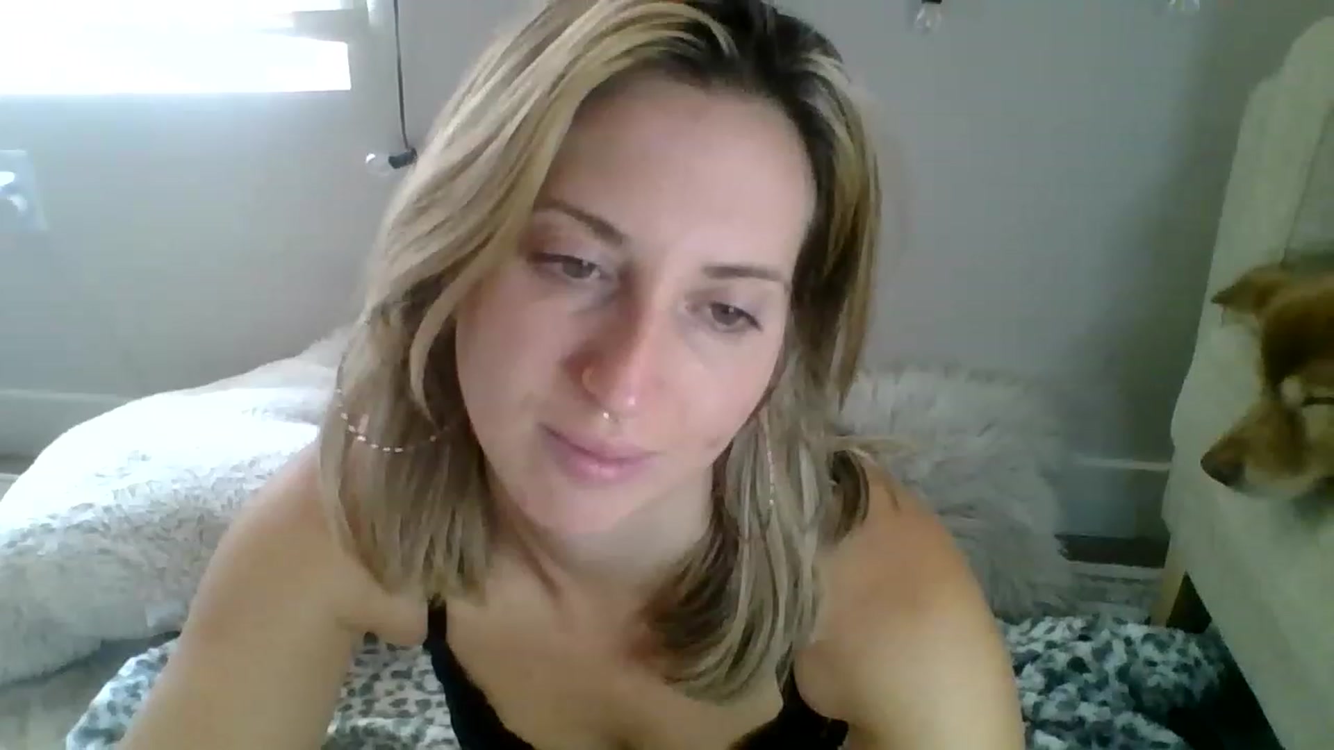 Gallery image thumbnail from Amethyst_Gem's myfreecams stream on, 11/25/2022, 19:19 image 8 of 20
