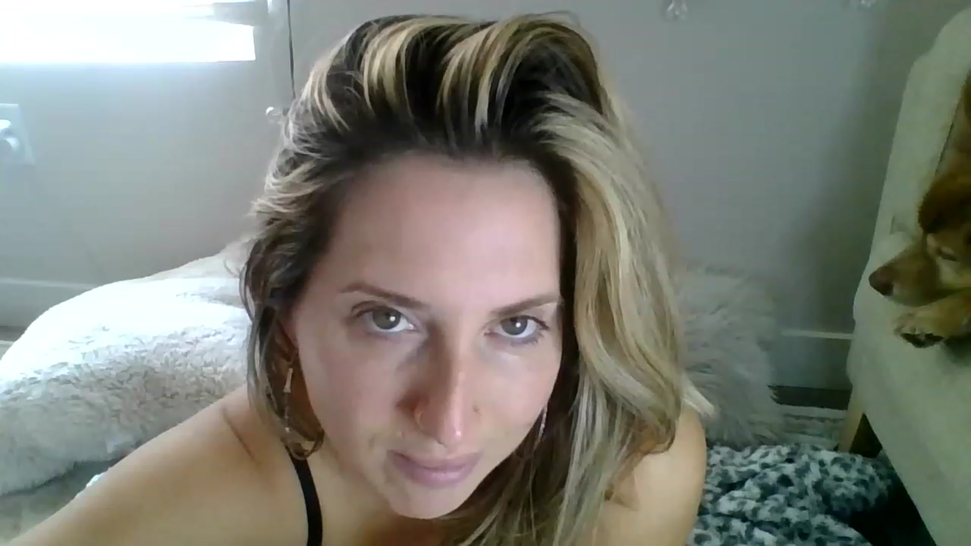 Gallery image thumbnail from Amethyst_Gem's myfreecams stream on, 11/25/2022, 19:19 image 10 of 20