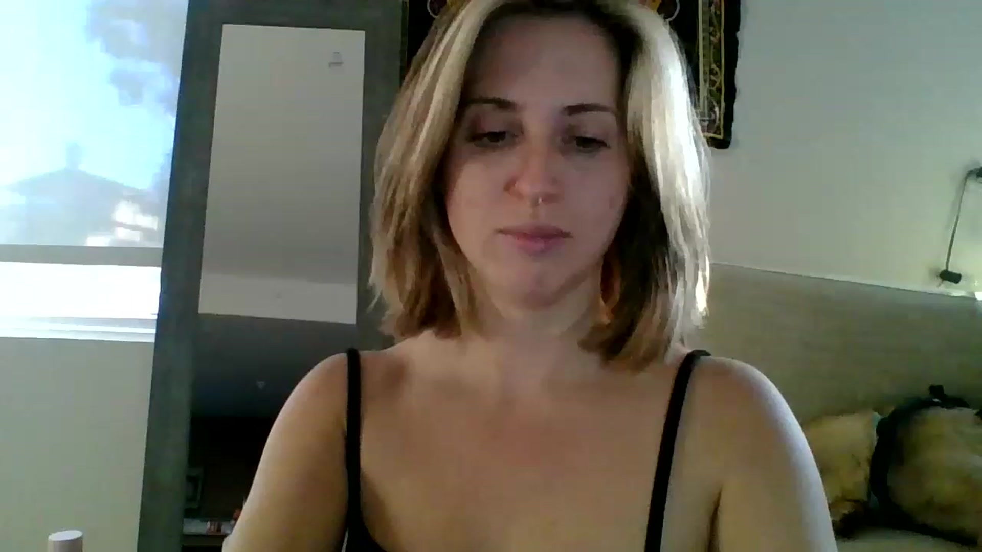Gallery image thumbnail from Amethyst_Gem's myfreecams stream on, 12/13/2022, 24:00 image 16 of 20