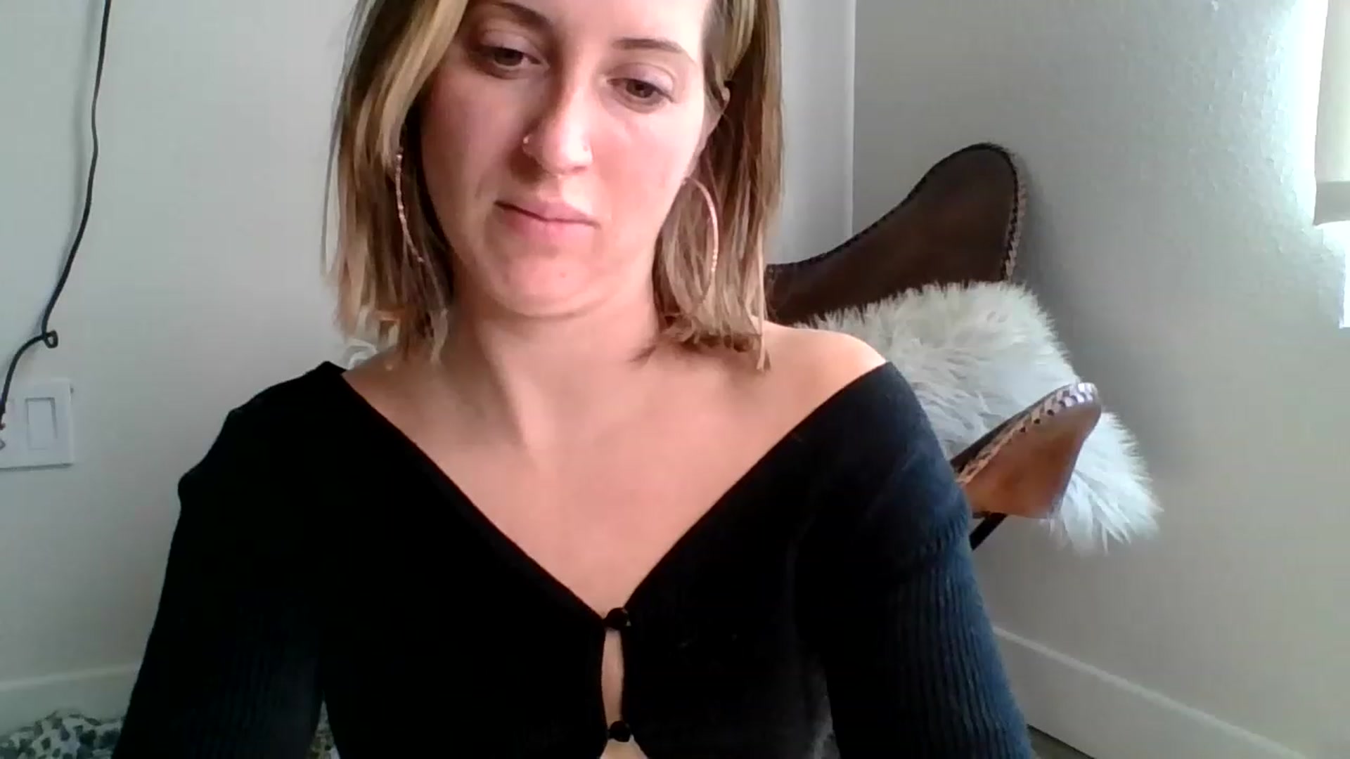 Gallery image thumbnail from Amethyst_Gem's myfreecams stream on, 12/20/2022, 19:43 image 18 of 20