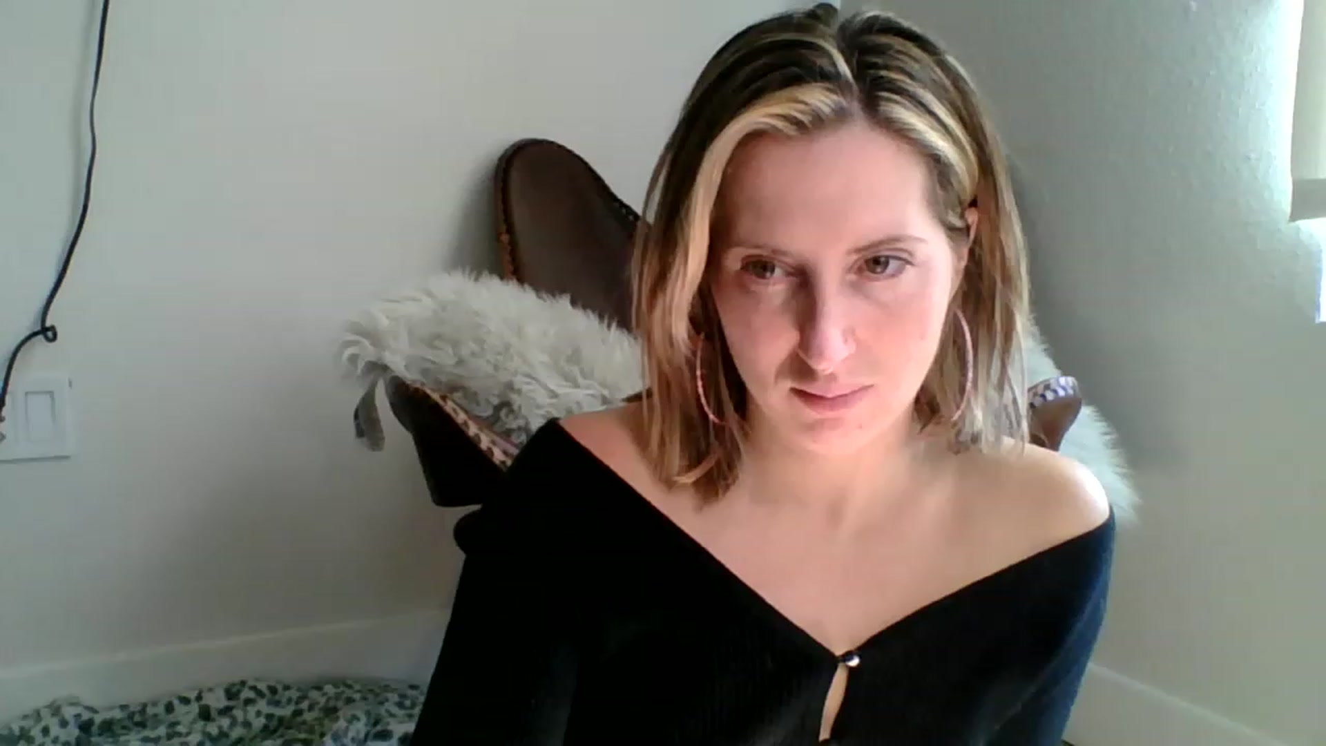 Gallery image thumbnail from Amethyst_Gem's myfreecams stream on, 12/20/2022, 19:43 image 17 of 20