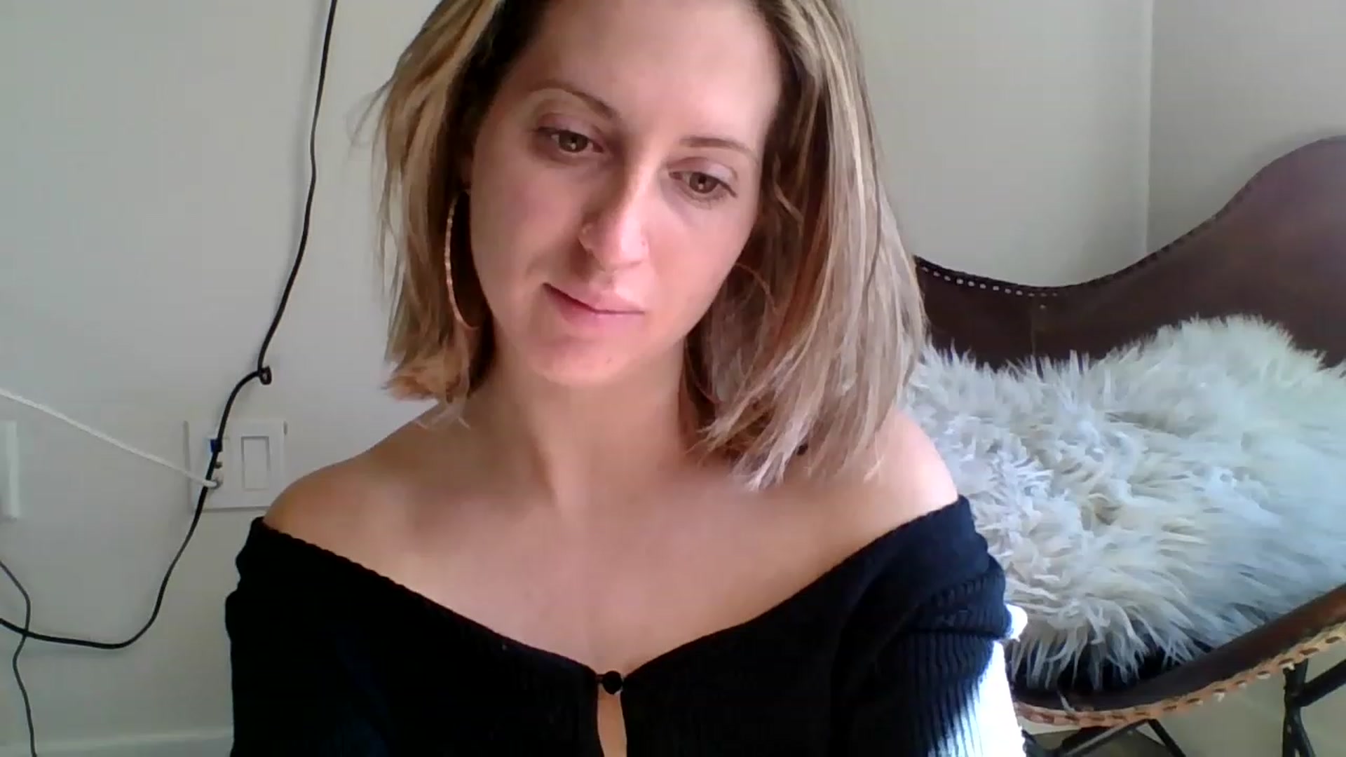 Gallery image thumbnail from Amethyst_Gem's myfreecams stream on, 12/20/2022, 19:43 image 1 of 20