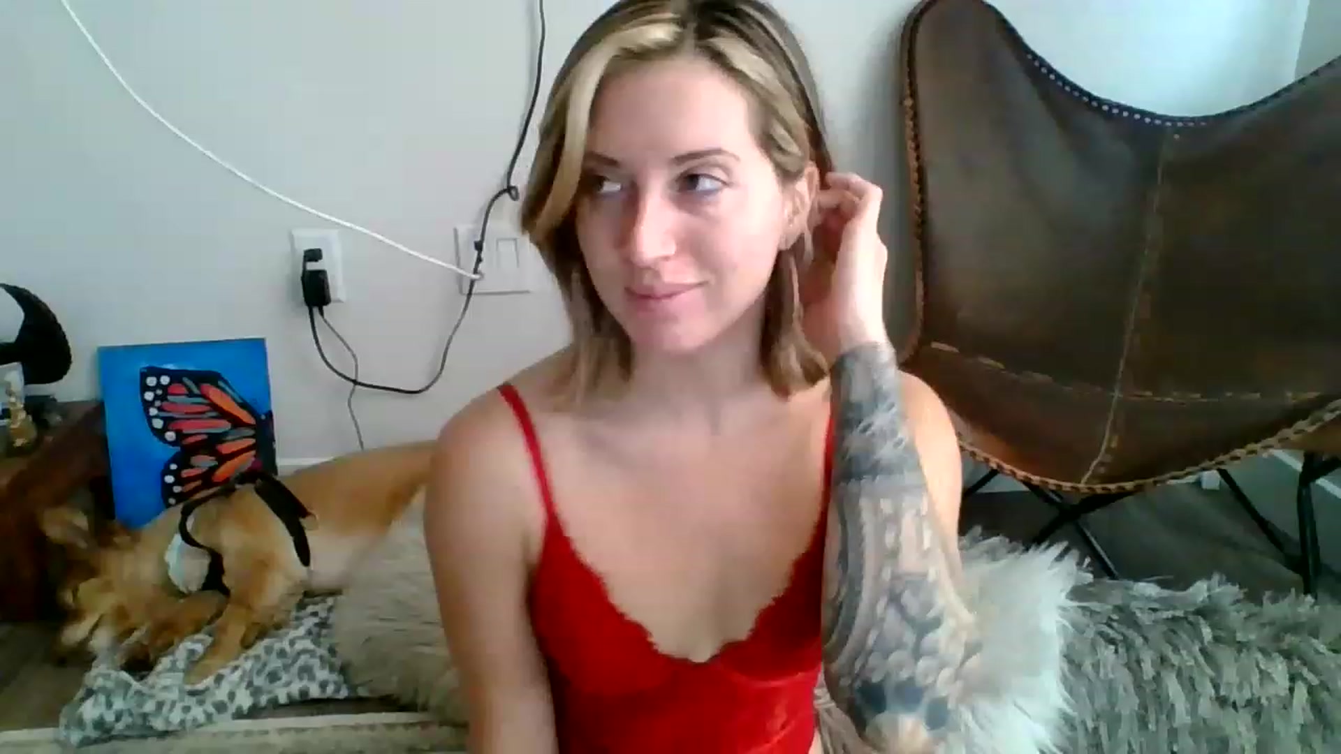 Gallery image thumbnail from Amethyst_Gem's myfreecams stream on, 12/21/2022, 17:29 image 7 of 20