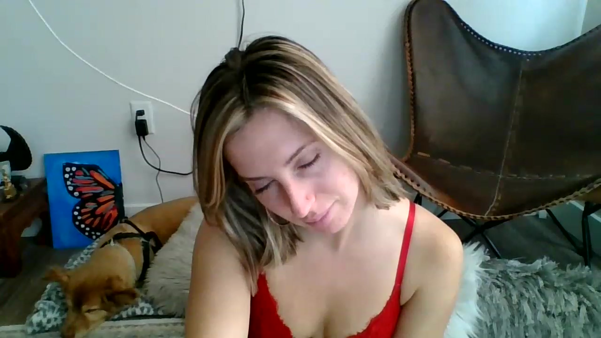 Gallery image thumbnail from Amethyst_Gem's myfreecams stream on, 12/21/2022, 17:29 image 13 of 20