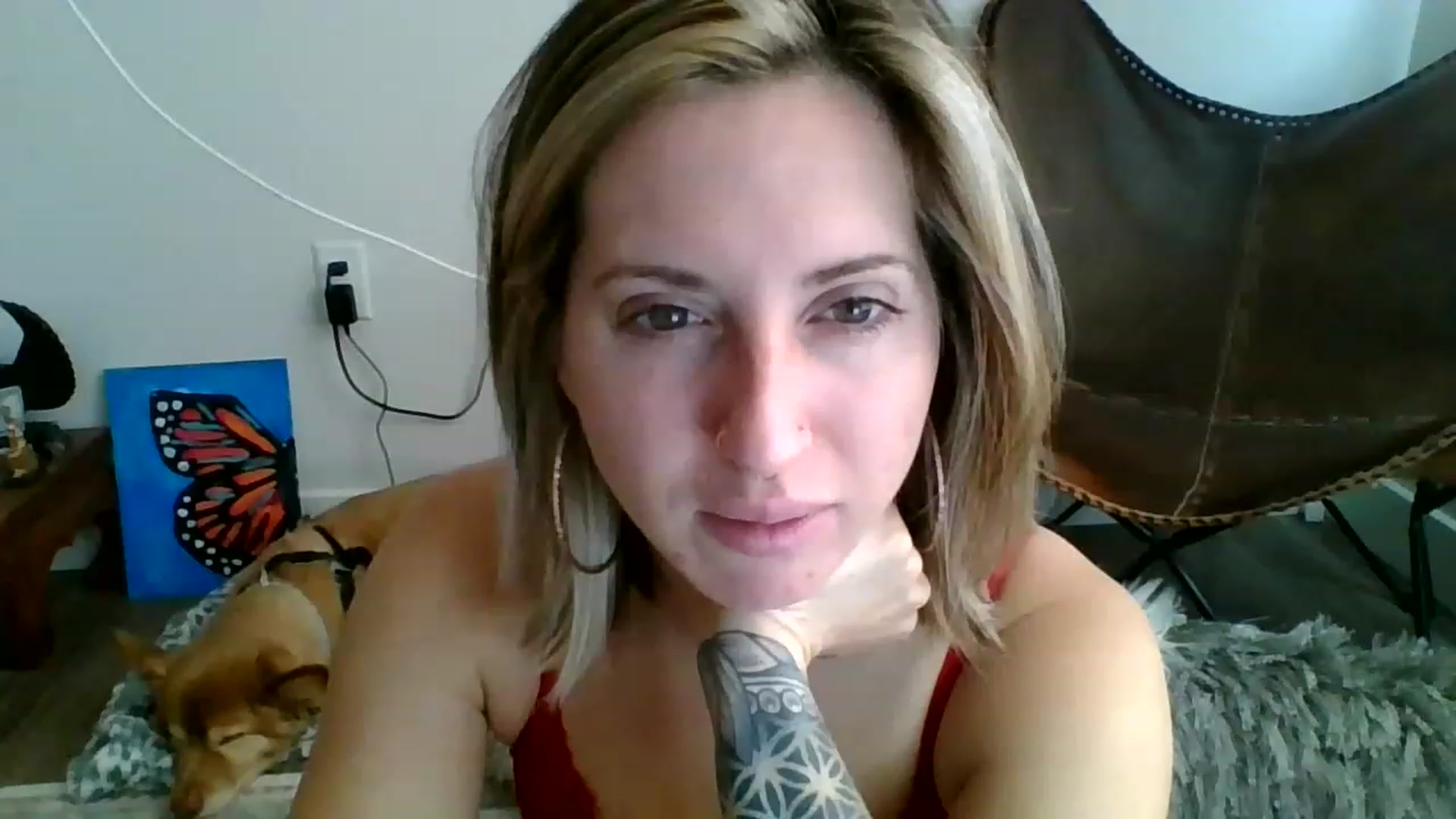 Gallery image thumbnail from Amethyst_Gem's myfreecams stream on, 12/21/2022, 17:29 image 2 of 20