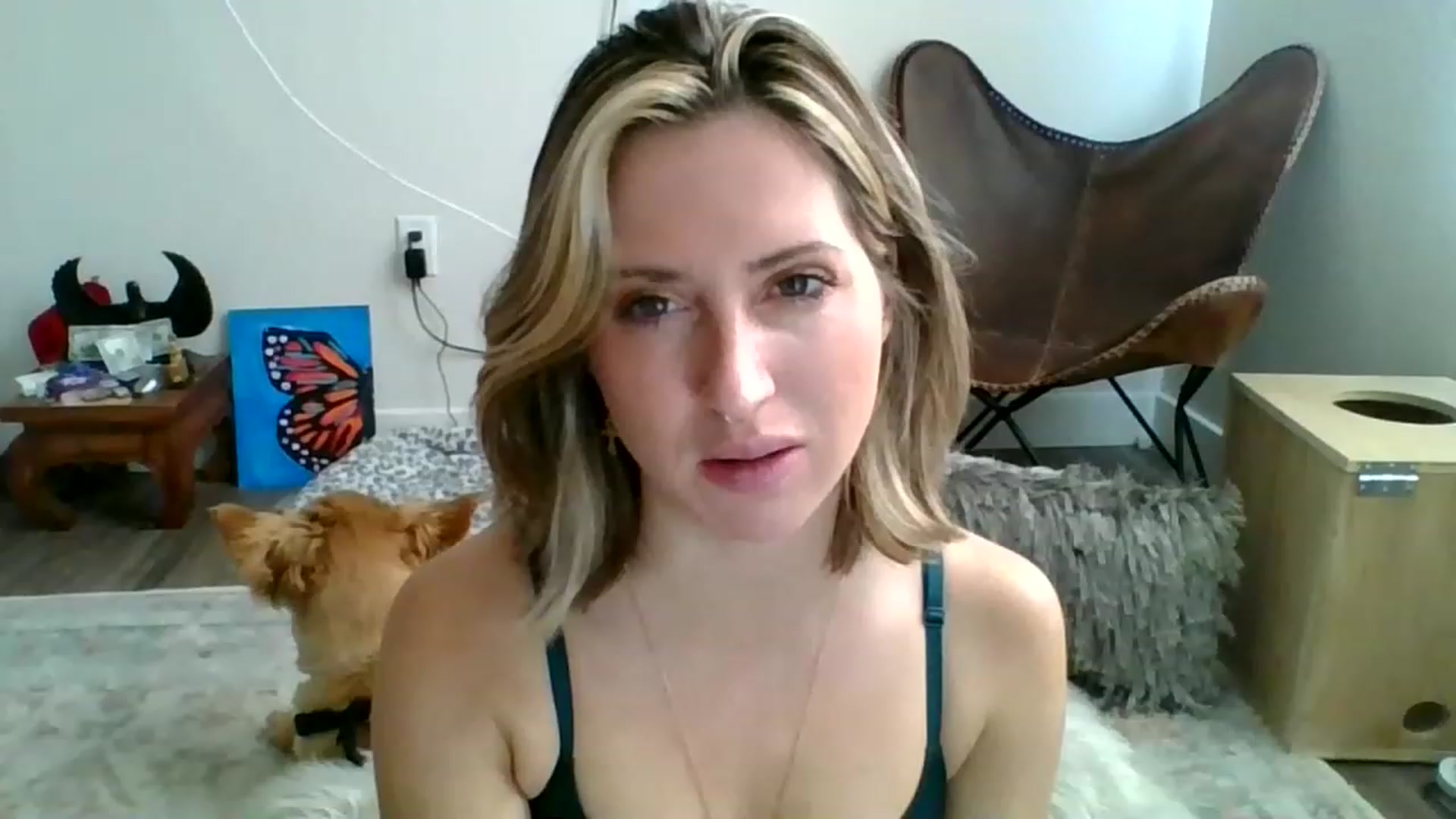 Gallery image thumbnail from Amethyst_Gem's myfreecams stream on, 12/23/2022, 19:37 image 2 of 20