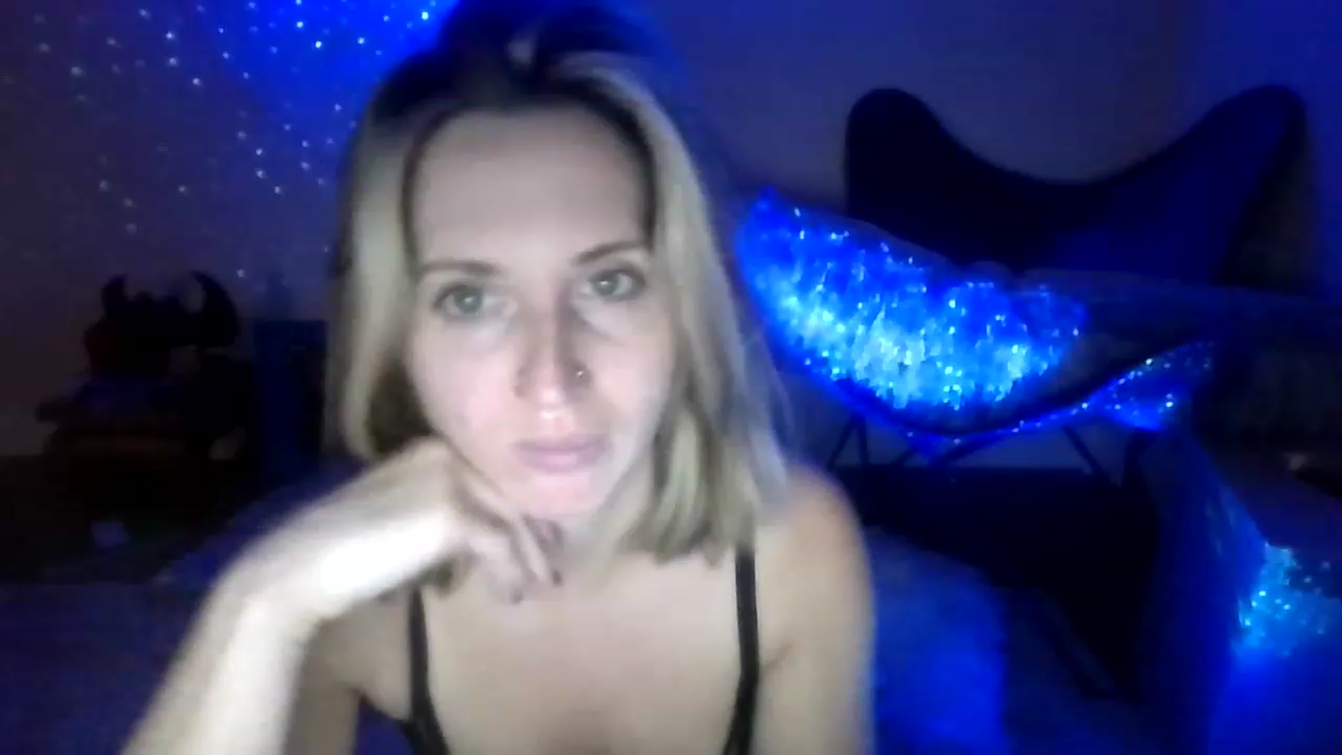 Gallery image thumbnail from Amethyst_Gem's myfreecams stream on, 12/28/2022, 06:34 image 1 of 20