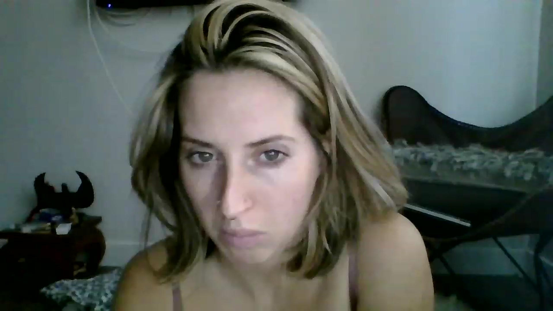 Gallery image thumbnail from Amethyst_Gem's myfreecams stream on, 01/02/2023, 20:50 image 9 of 20