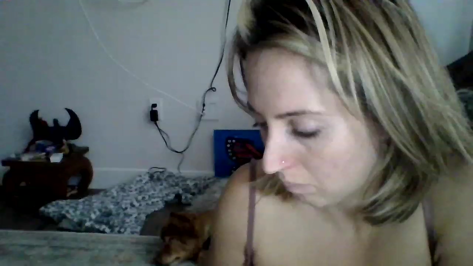 Gallery image thumbnail from Amethyst_Gem's myfreecams stream on, 01/02/2023, 20:50 image 17 of 20