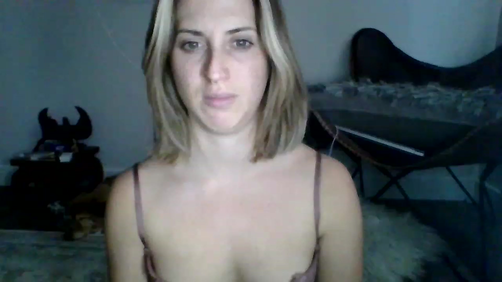 Gallery image thumbnail from Amethyst_Gem's myfreecams stream on, 01/02/2023, 22:51 image 19 of 20