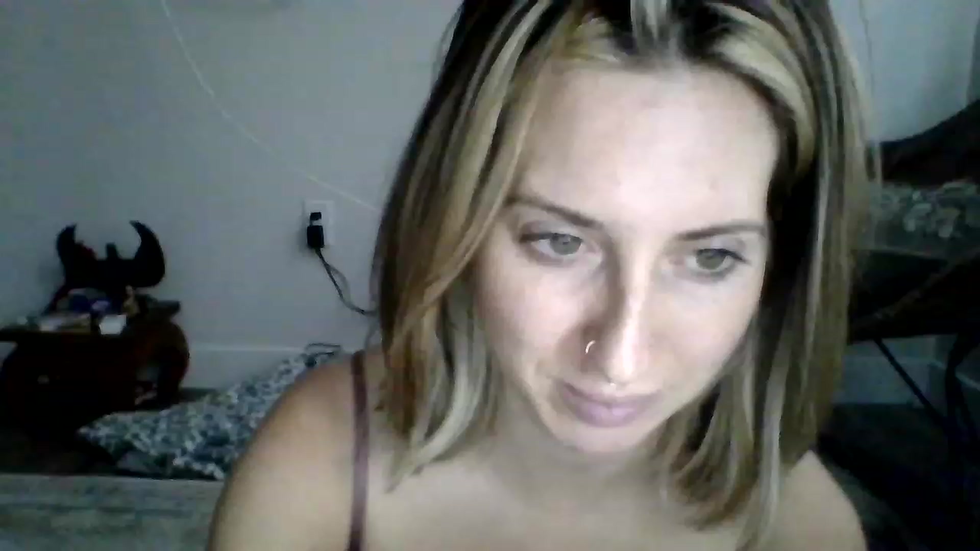 Gallery image thumbnail from Amethyst_Gem's myfreecams stream on, 01/02/2023, 22:51 image 1 of 20