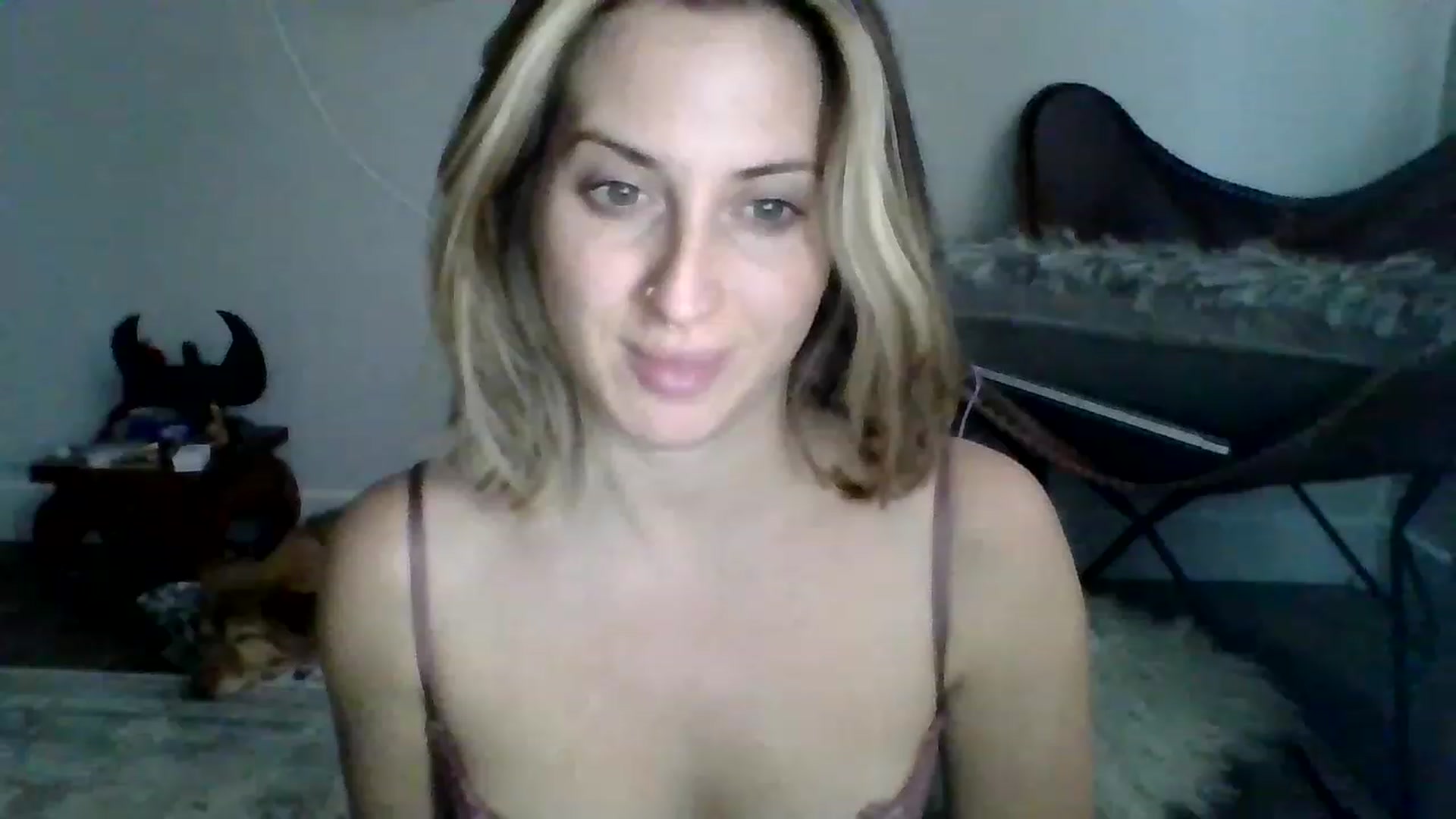 Gallery image thumbnail from Amethyst_Gem's myfreecams stream on, 01/02/2023, 22:51 image 18 of 20