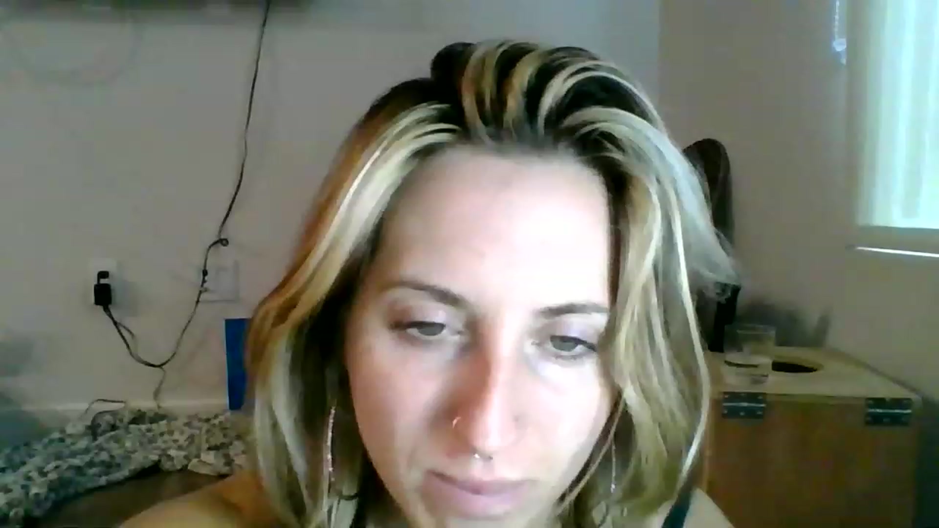 Gallery image thumbnail from Amethyst_Gem's myfreecams stream on, 01/04/2023, 20:08 image 15 of 20