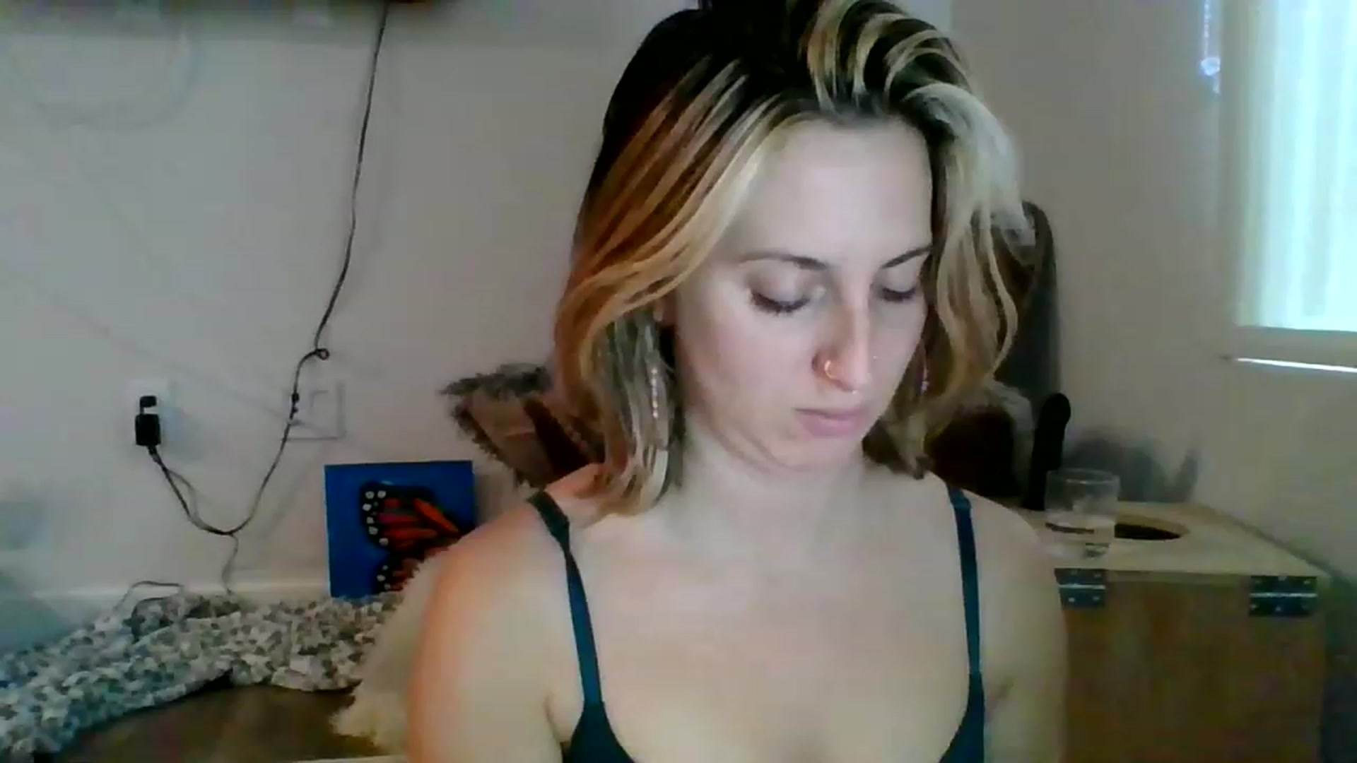 Gallery image thumbnail from Amethyst_Gem's myfreecams stream on, 01/04/2023, 20:08 image 16 of 20