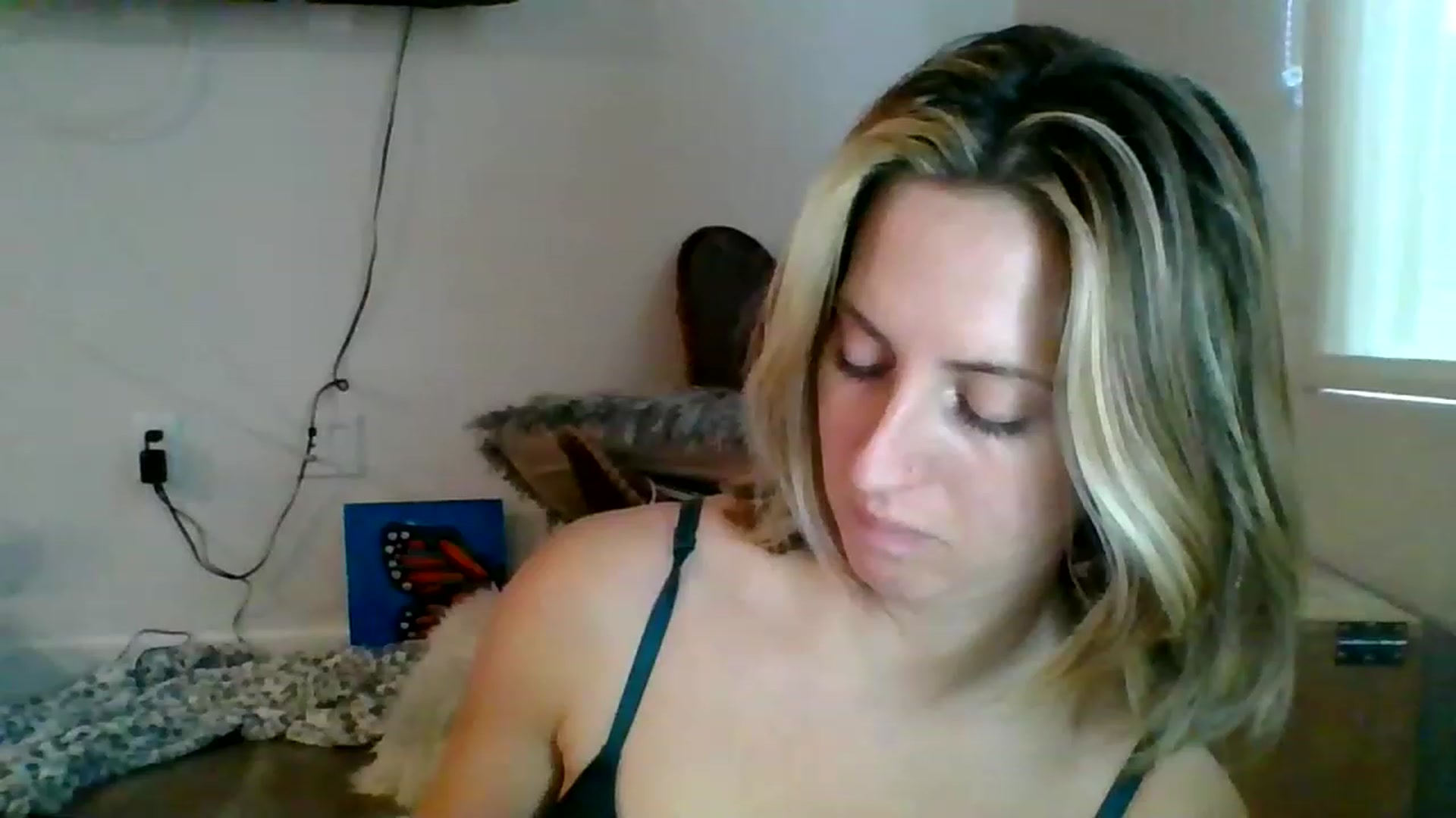 Gallery image thumbnail from Amethyst_Gem's myfreecams stream on, 01/04/2023, 20:08 image 7 of 20
